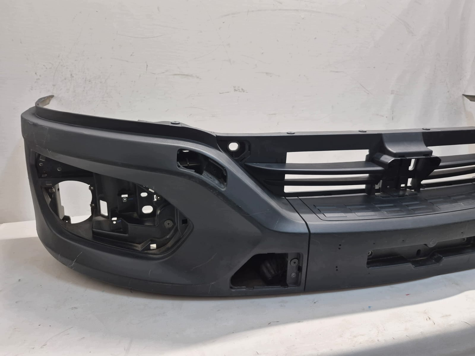 IVECO DAILY IV 4 LIFT 19- bumper front front SPR 105802316030