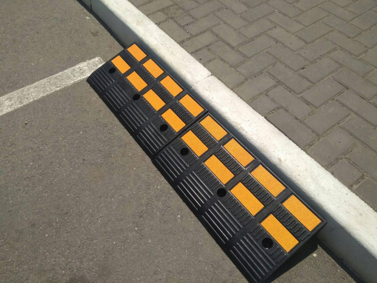 

Najazd gumowy krawężnikowy podjazd krawężnik 10cm
