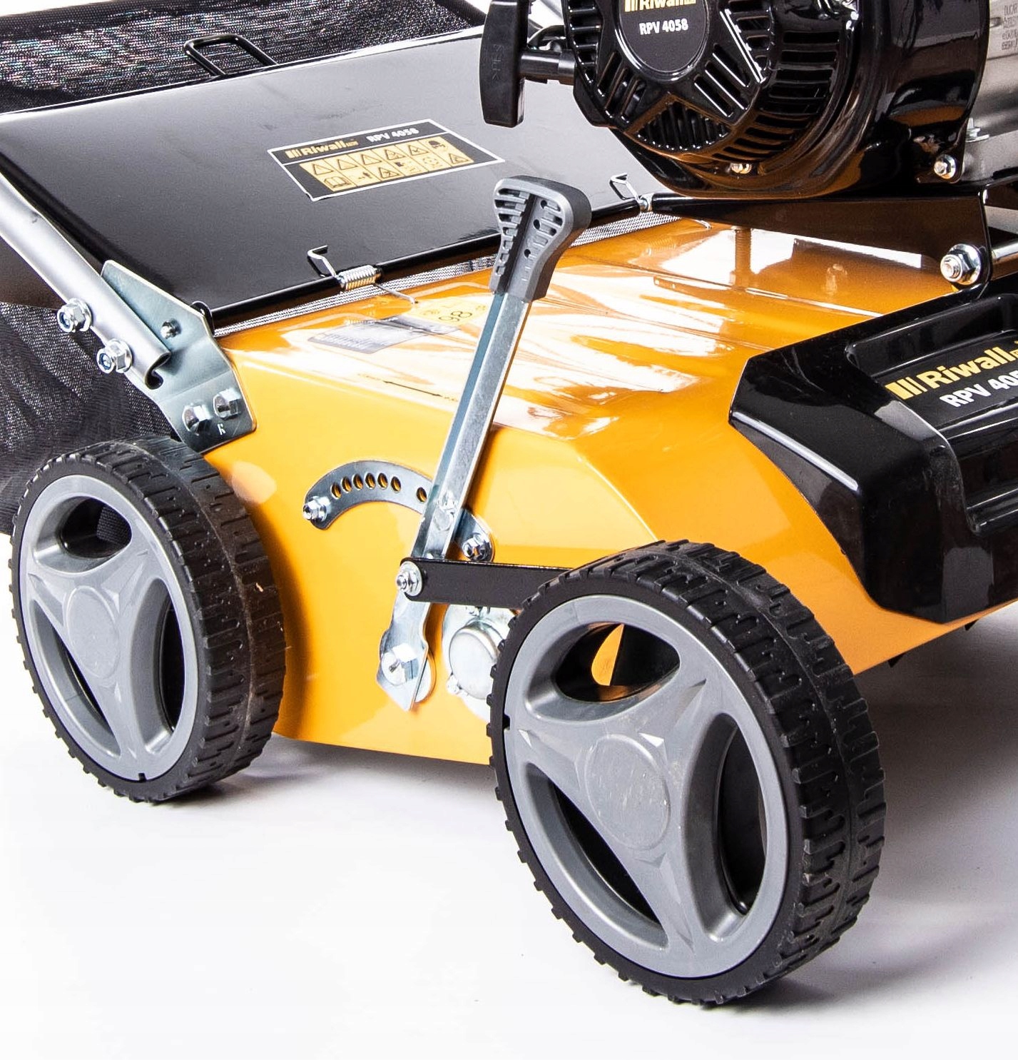 K.B AERATOR WERTYKULATOR SPALINOWY 3W1 AREATOR RIWALL PRO RPV 4058 2 WAŁKI Zasilanie spalinowe