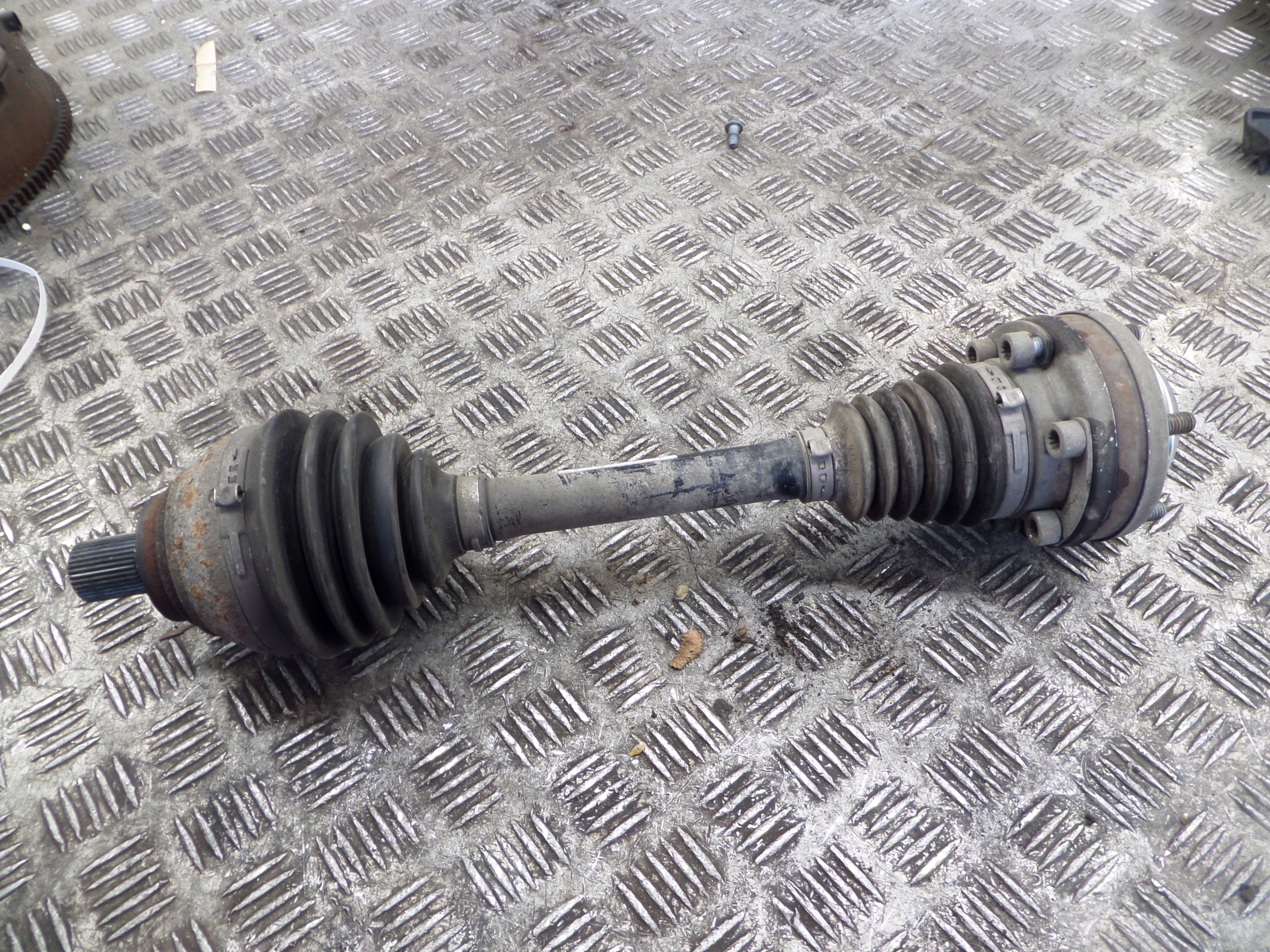 VOLKSWAGEN AUDI SEAT semi-axis 5Q0407271BE