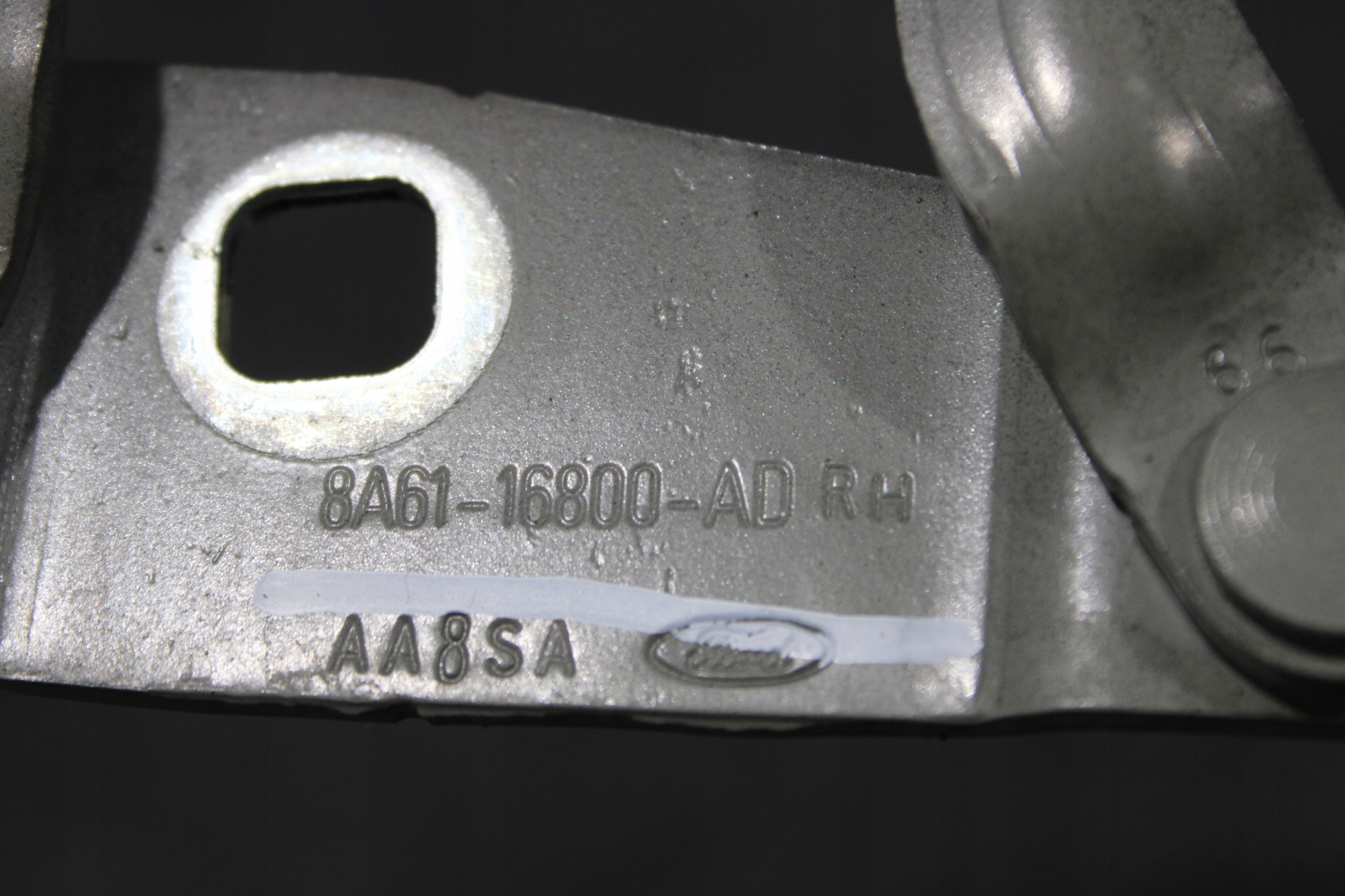hinge bonnets right FIESTA MK7 LIFT 8A61-16800-AD