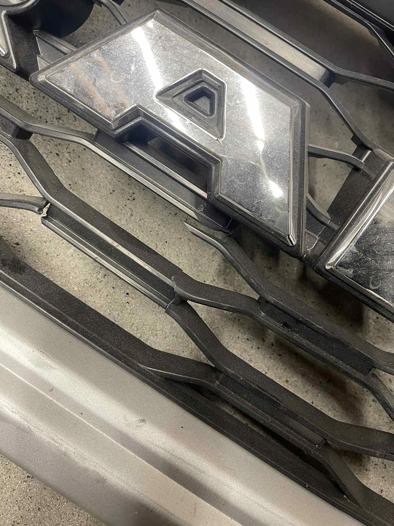 решетка радиатора RAM 2019 2020 2021 2022