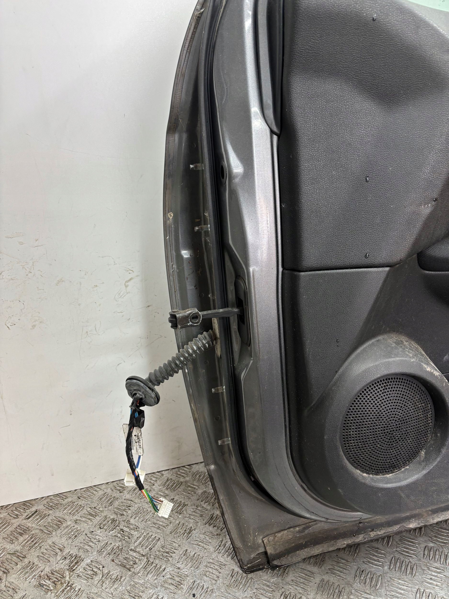 door front front right NISSAN QASHQAI J10