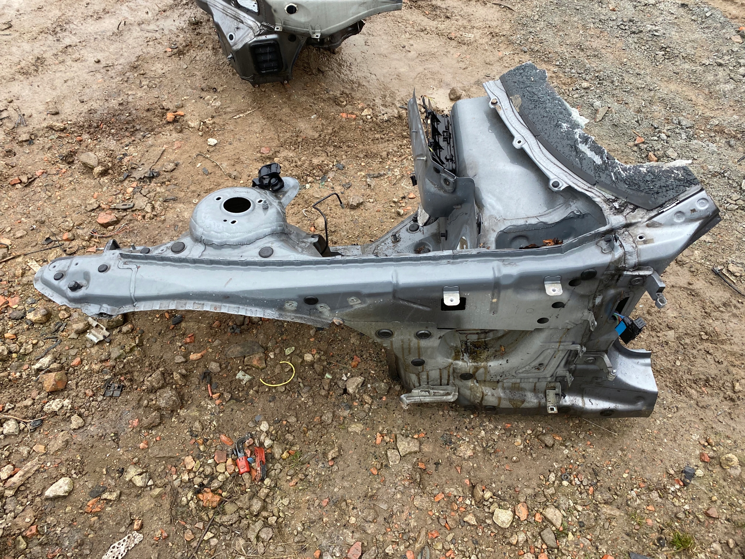 ЧЕТВЕРТЬ ЛОНЖЕРОН ЛЕВА ПЕРЕД BMW Z4 E89