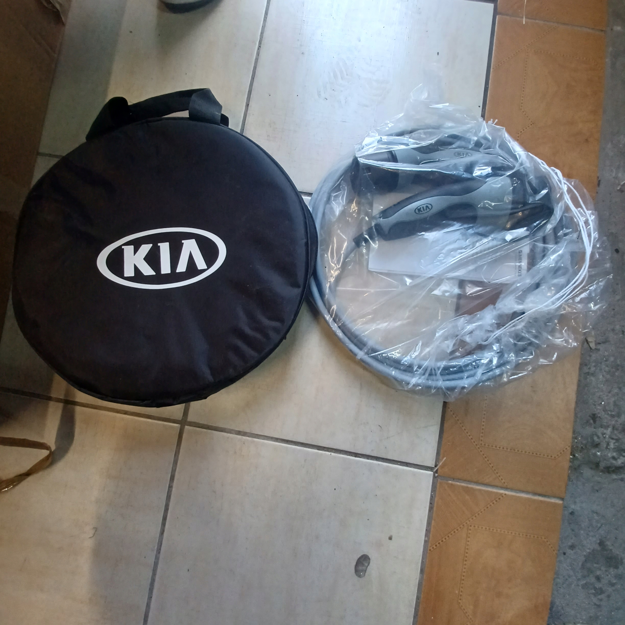 66631ADE012A - Кабель для зарядки Kia MODE 3 20A Ceed Niro XCeed