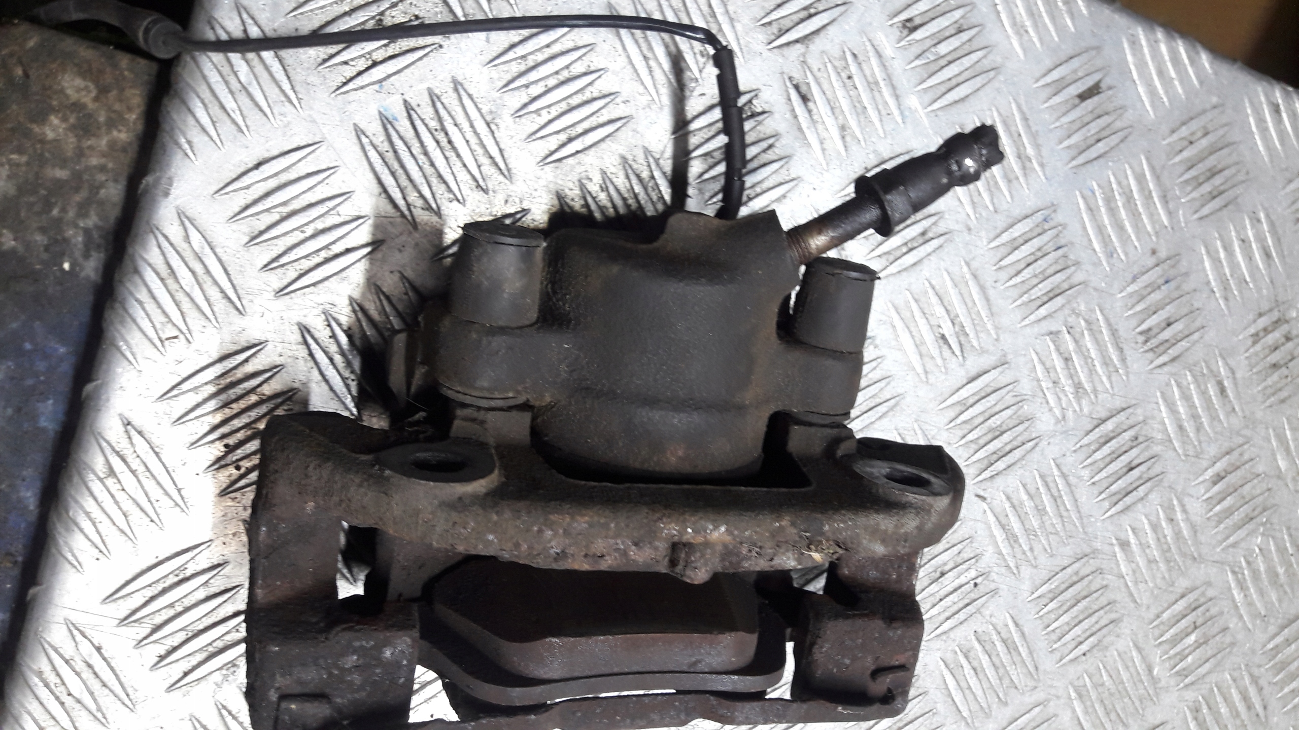BMW E46 Bremssattel Bremse Sattel Brems- vorne links oder rechts N42 1.8 640