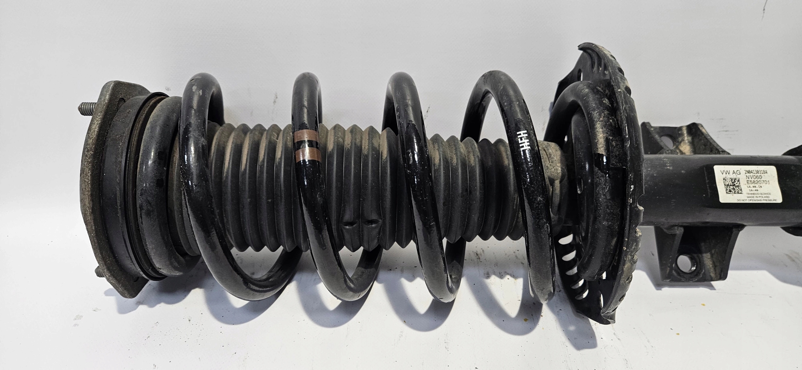 shock absorber left front VW CRAFTER II MAN TGE