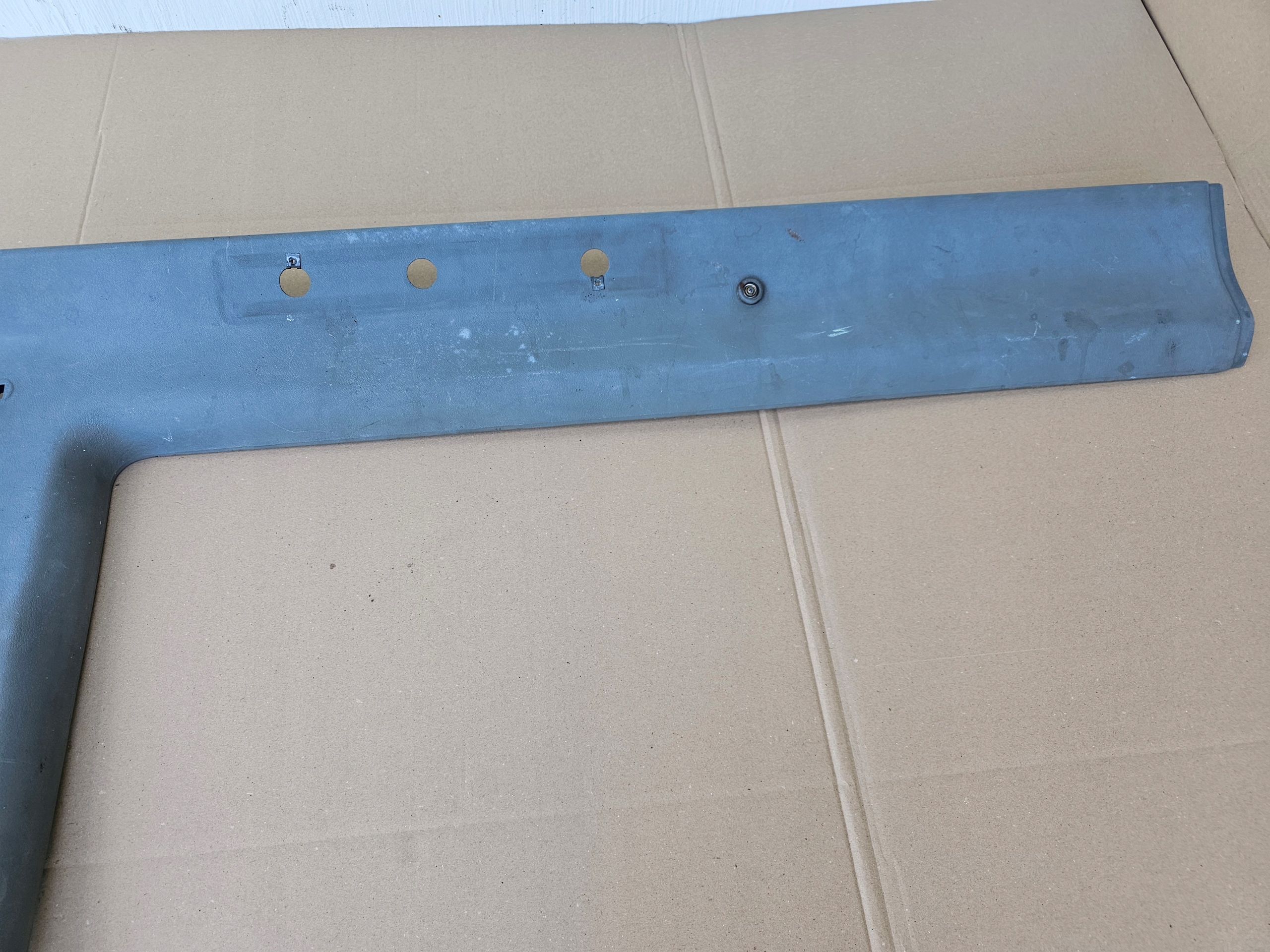 VW T4 cover SLUPKA left plastic 705867285 CARAVELLE MULTIVAN central
