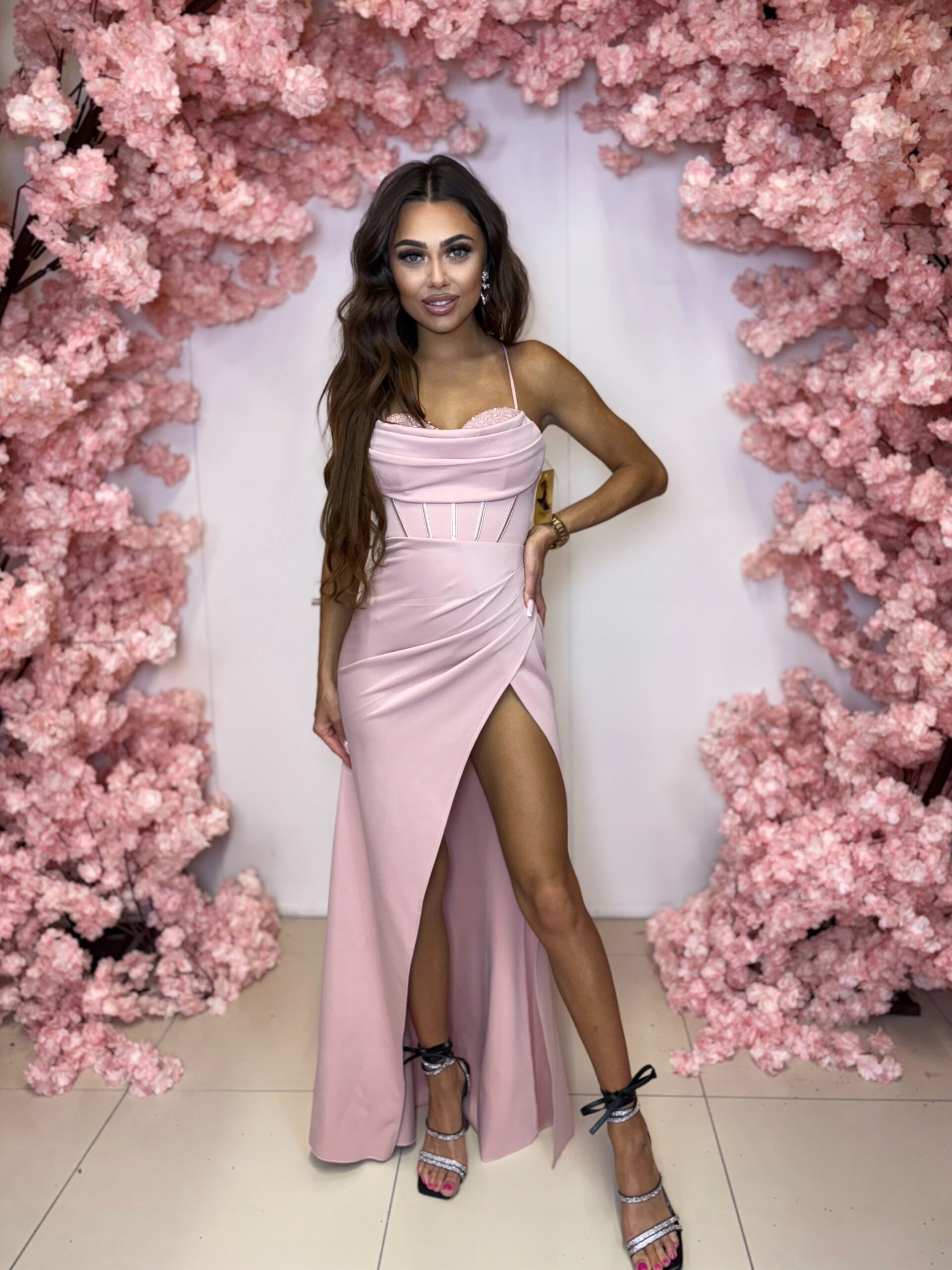 Šaty Na Svatební Hostinu Varvara Dlouhá Pudrová 38 M