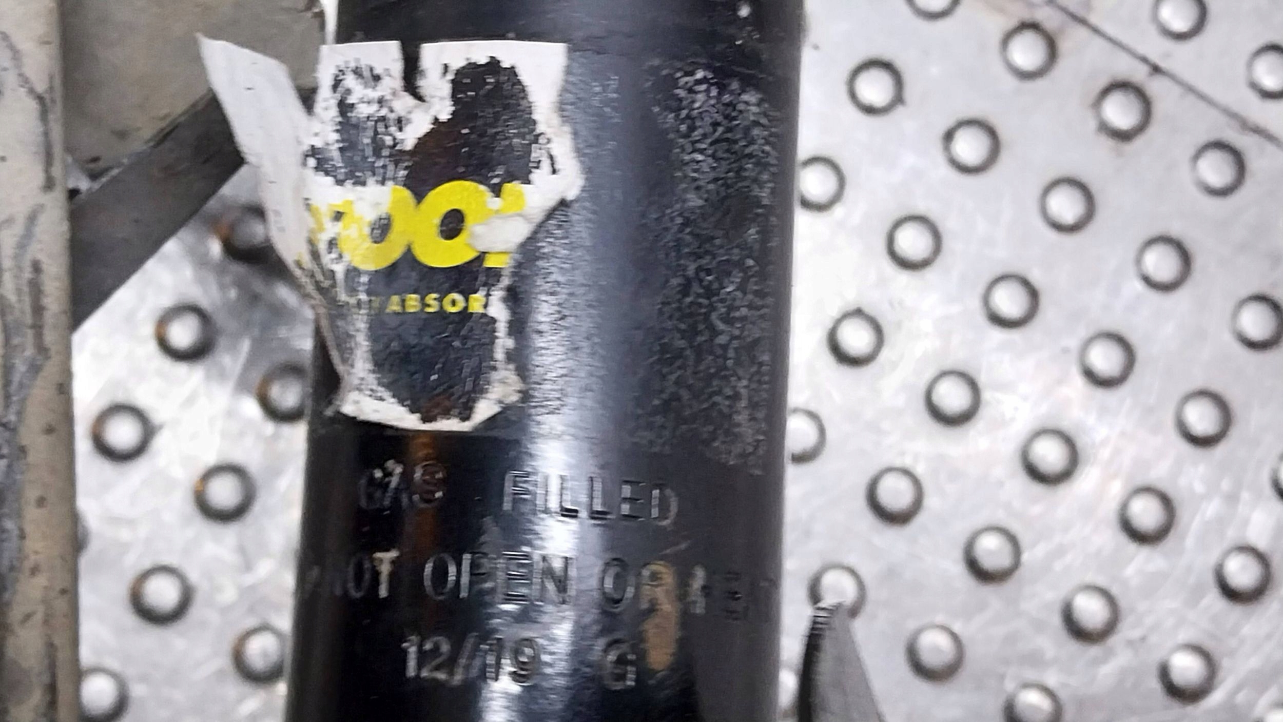 shock absorber left front 8V41-18K001-CB FORD KUGA MK1 2.0 TDCI