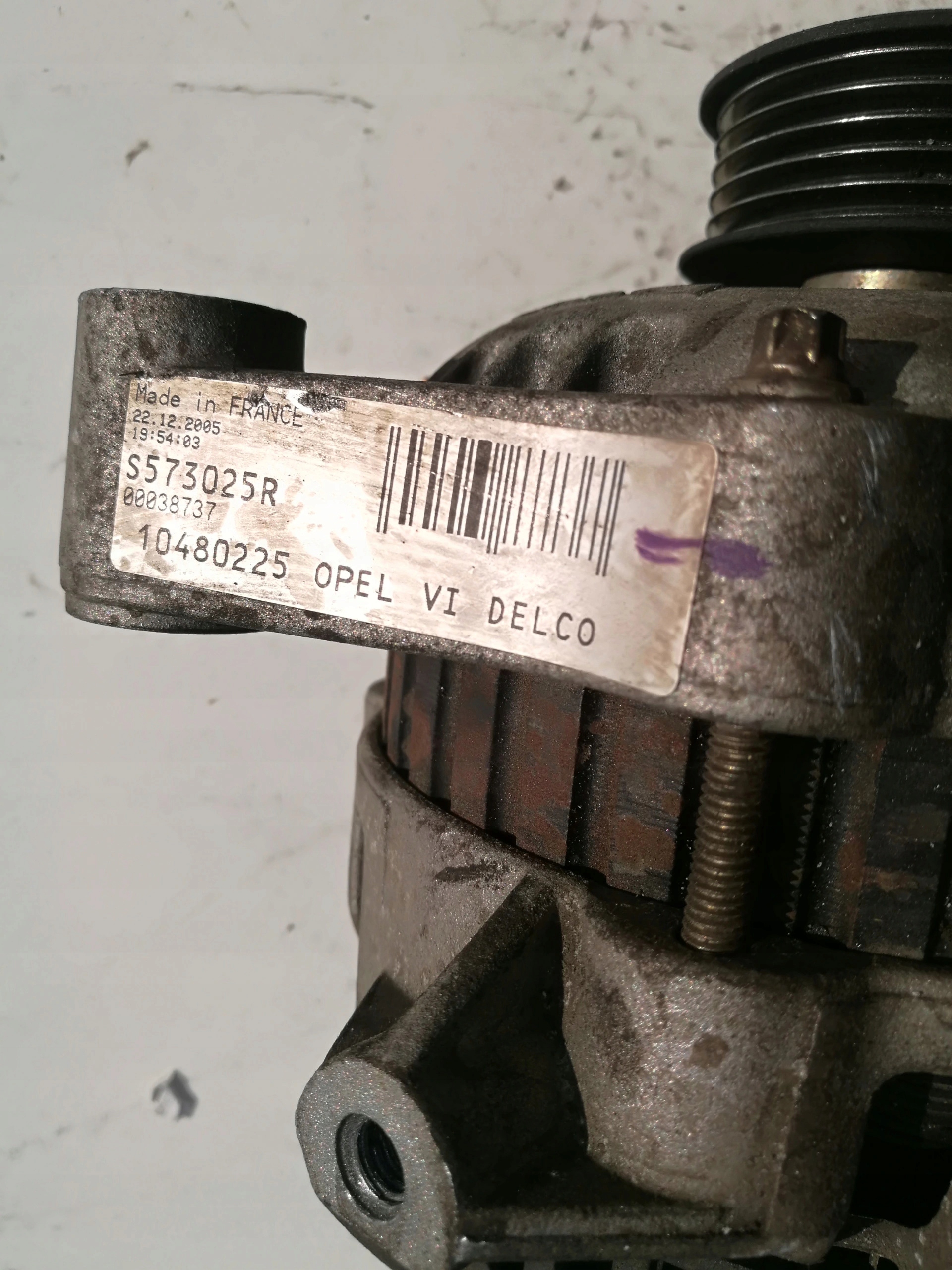 OPEL ASTRA ZAFIRA 2.0 b ALTERNATOR 10480225