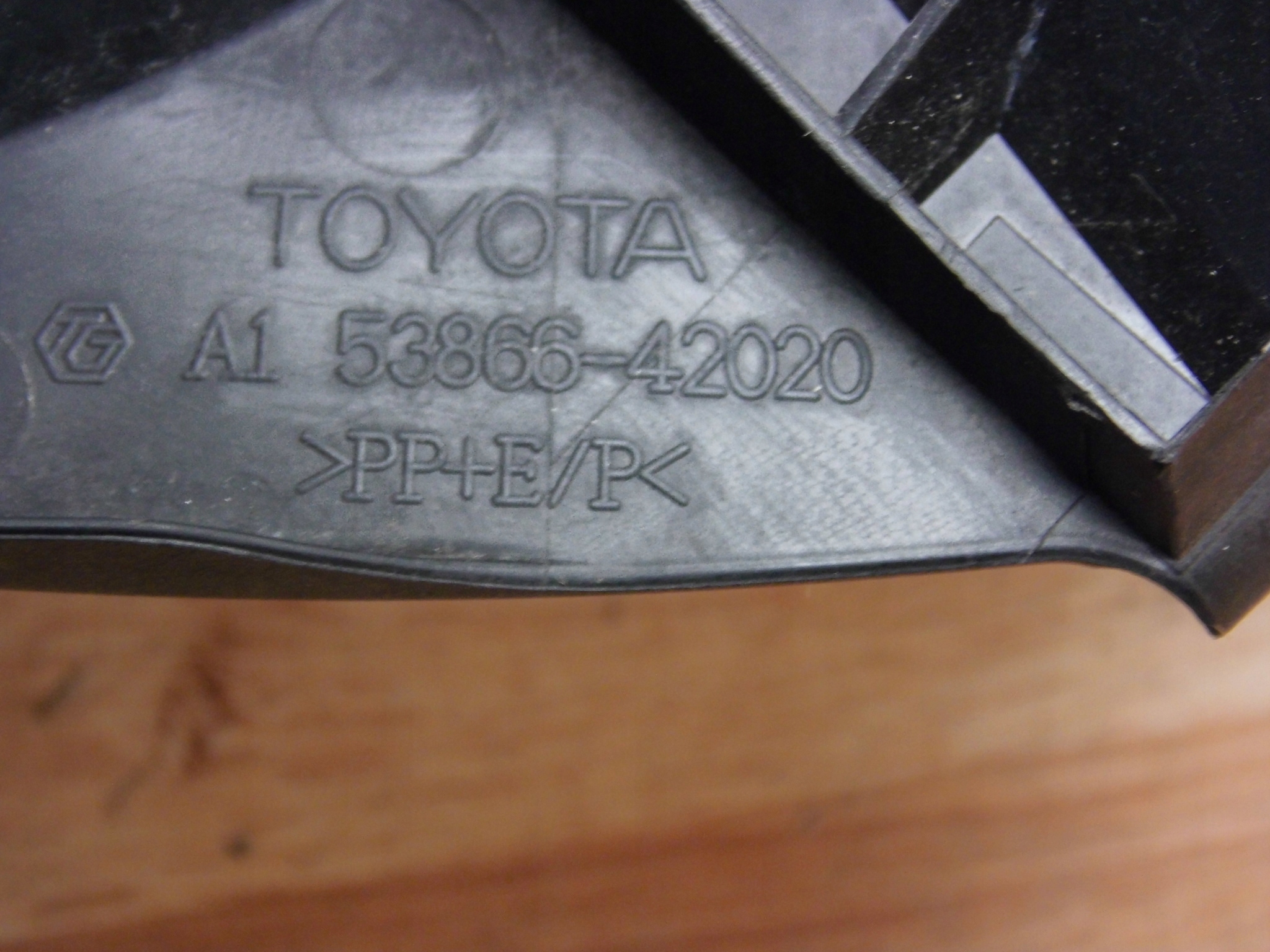 Toyota RAV4 IV plastic side cover spoiler windows right front front