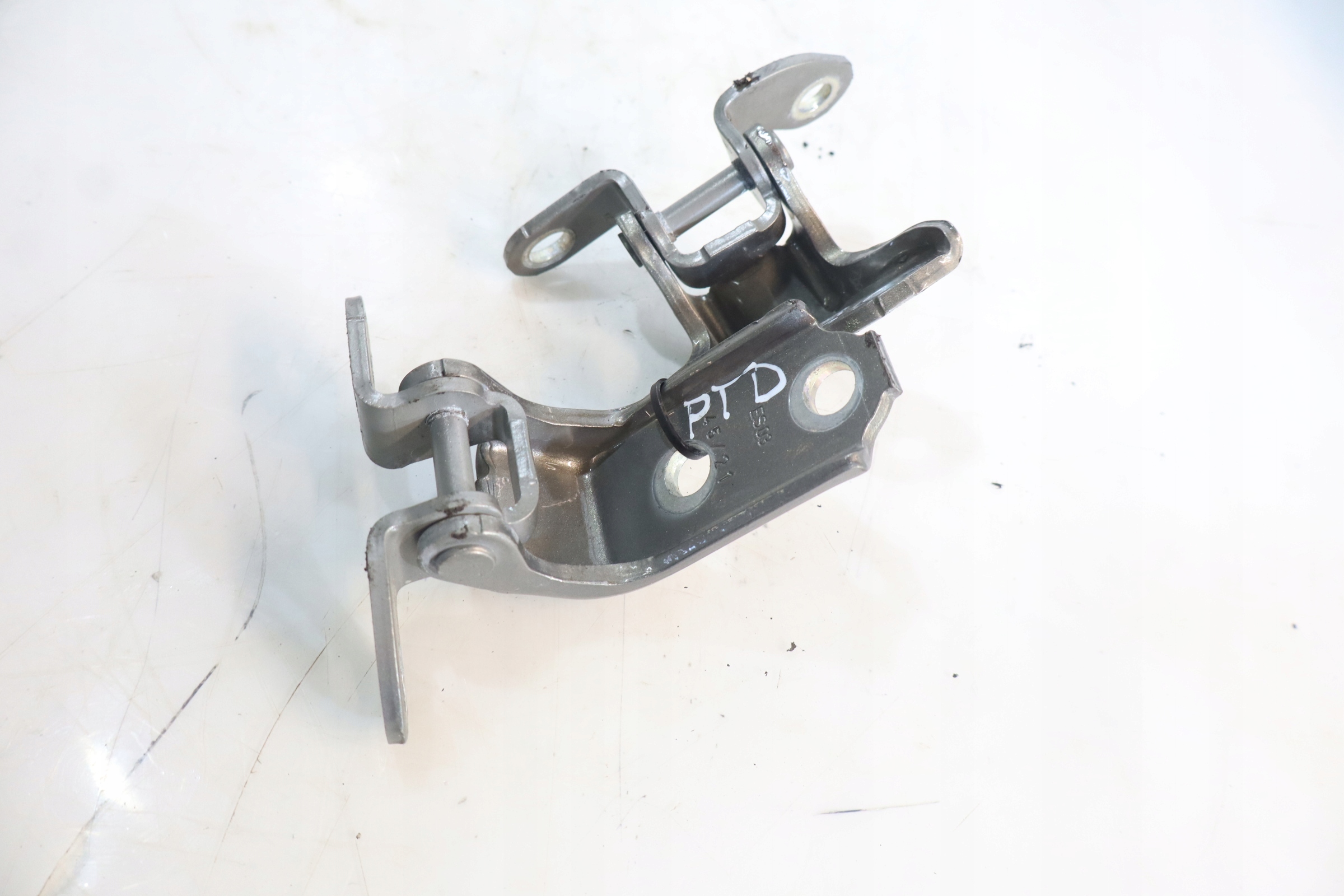 ZAWIASY DRZWI PRAWY TYŁ TOYOTA COROLLA E21 Stan opakowania zastępcze