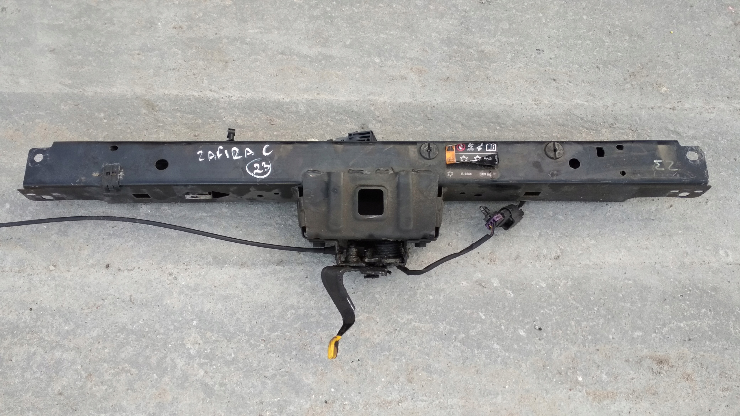 PAS PRZEDNI WZMOCNIENIE GORNE OPEL ZAFIRA C