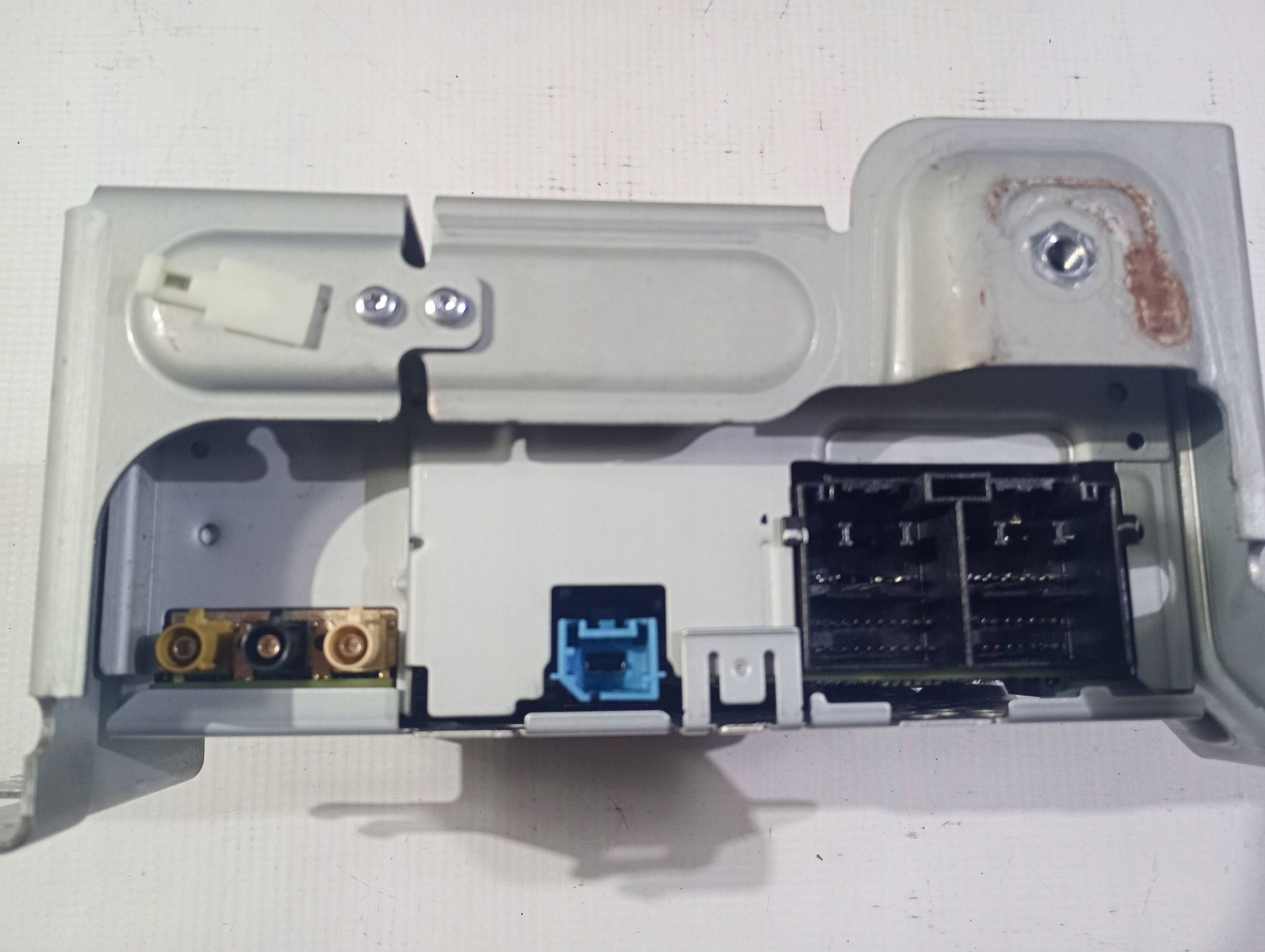 Radio odbiornik control unit module radia Ford Explorer VI 2020