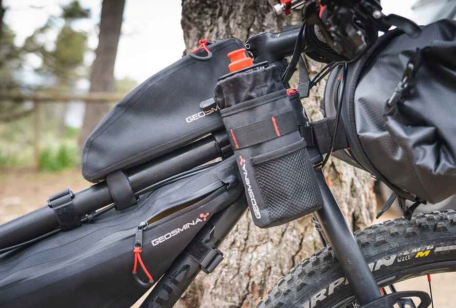 GEOSMINA STEM POUCH BAG Torebka na Bidon Wysokość 15.5 cm