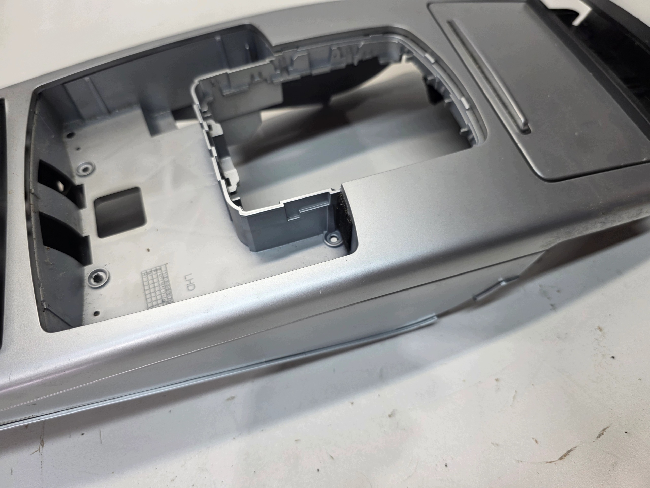 DEKOR TUNELU Obal PANELU MMI AUDI A6 C6 4F1864261AR