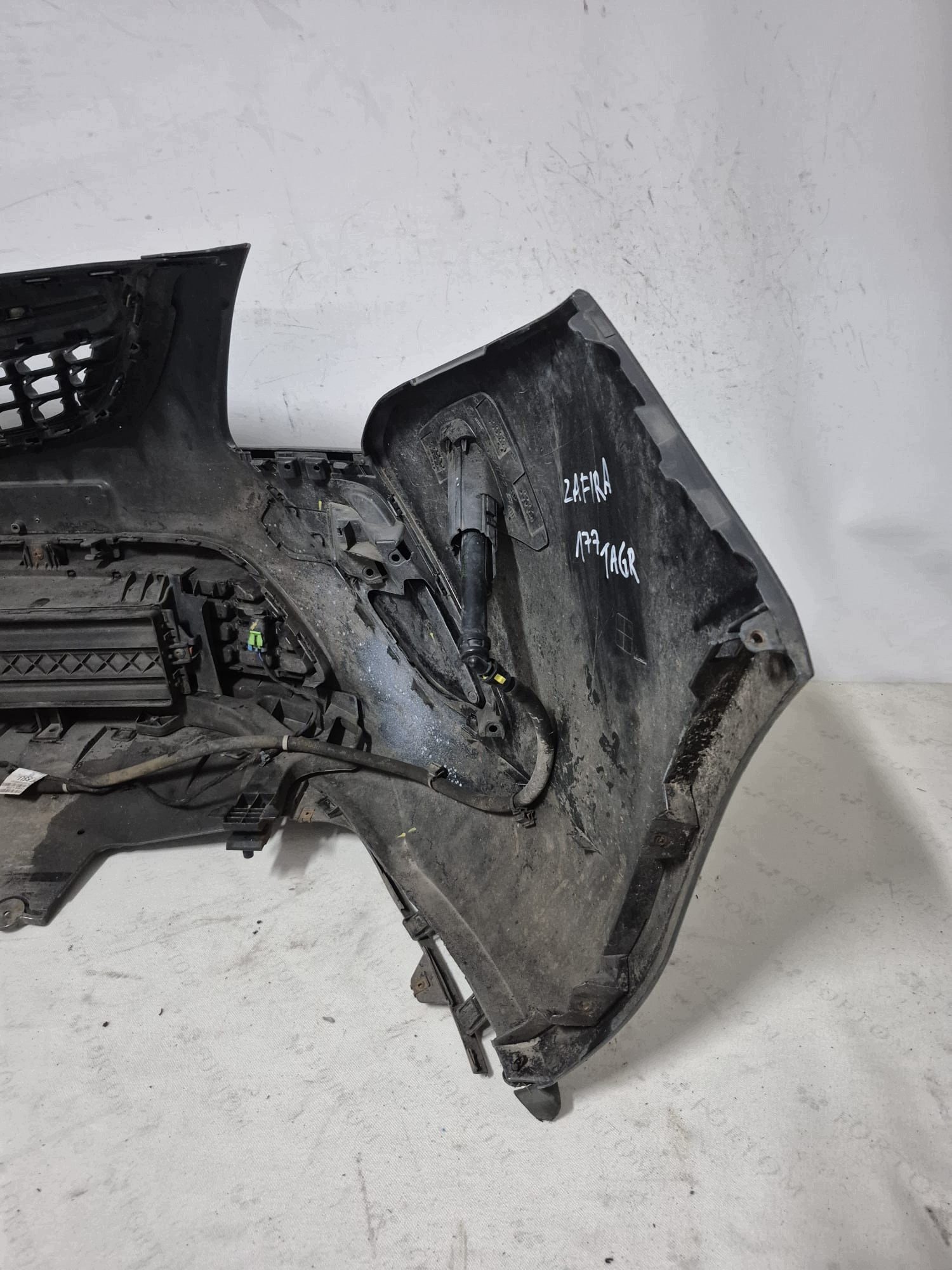 OPEL ZAFIRA C 12- bumper front front SPR 13300485 LAK.TAGR