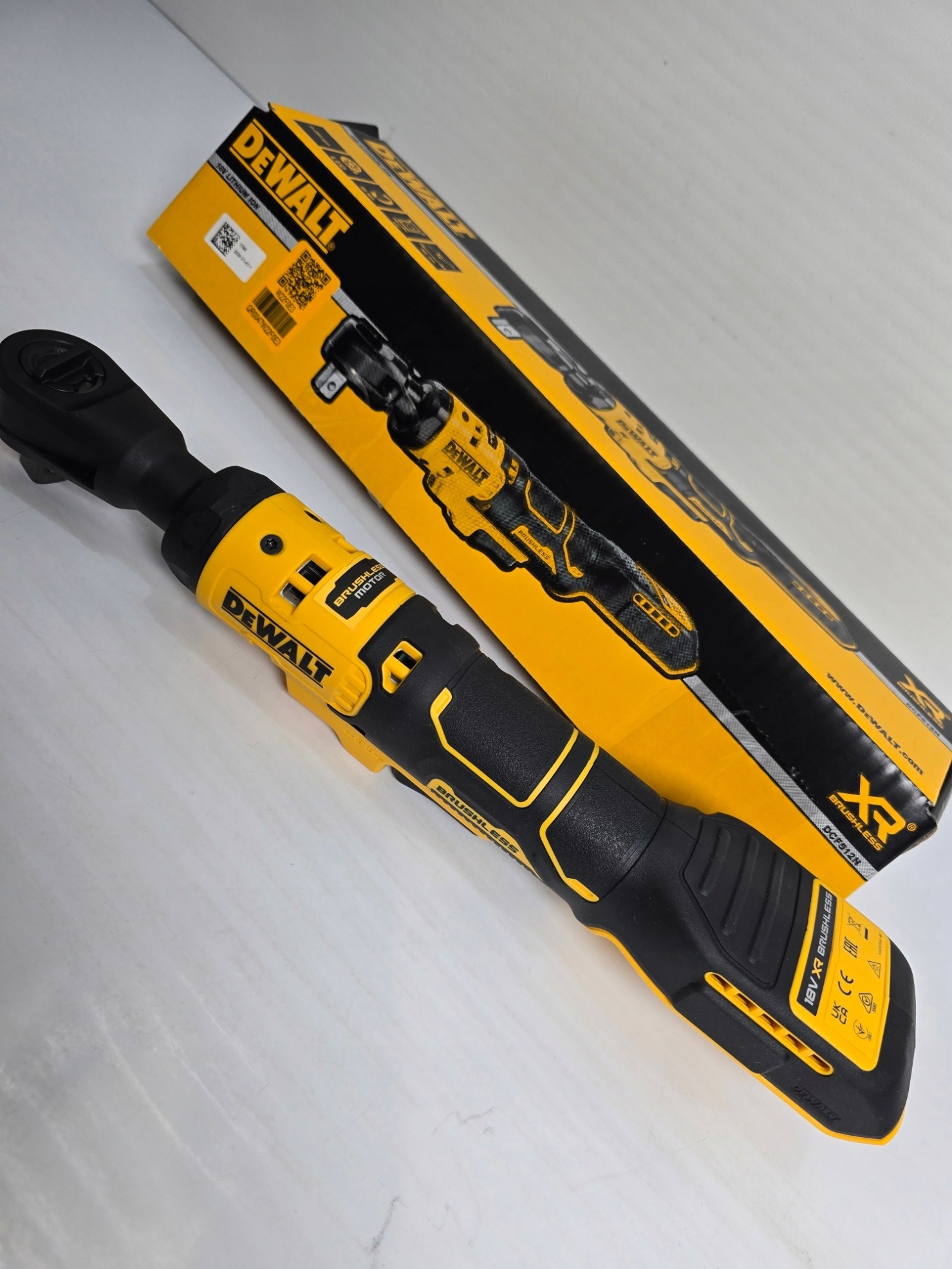 DeWALT DCF512N teleskopická račňa 18V 1/2' 95 Nm