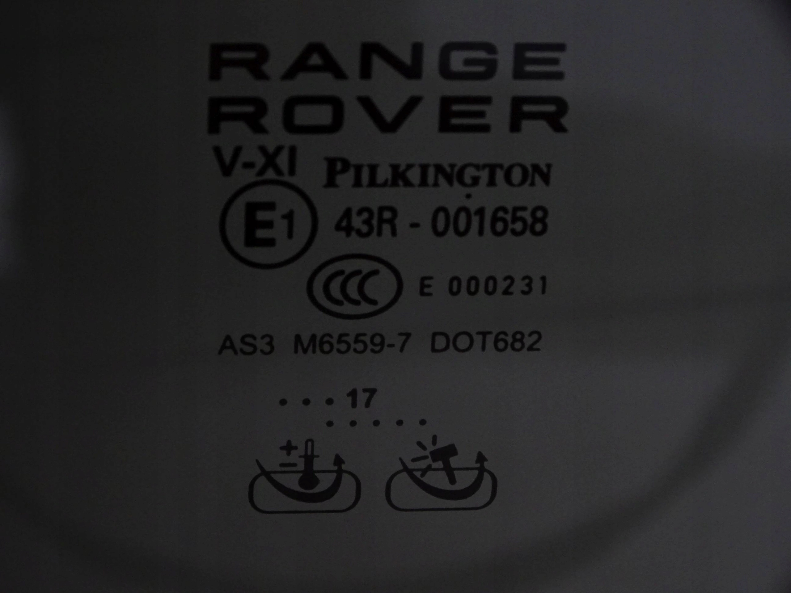 Szyba tylna lewa klejona dymiona RANGE ROVER VOGUE Installation side Left rear