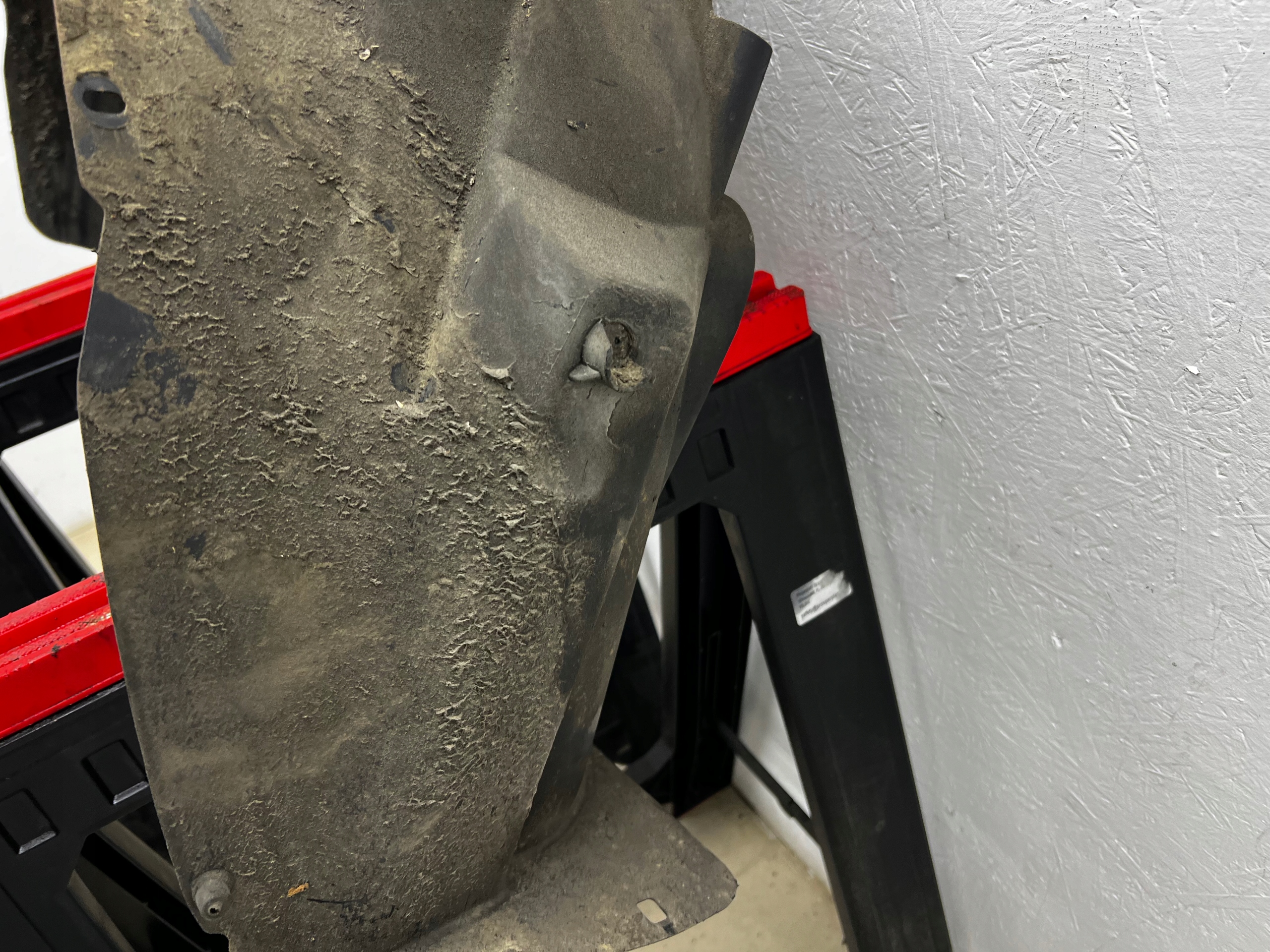 RENAULT TRAFIC III VIVARO B cover mudguard left rear part original 93867908