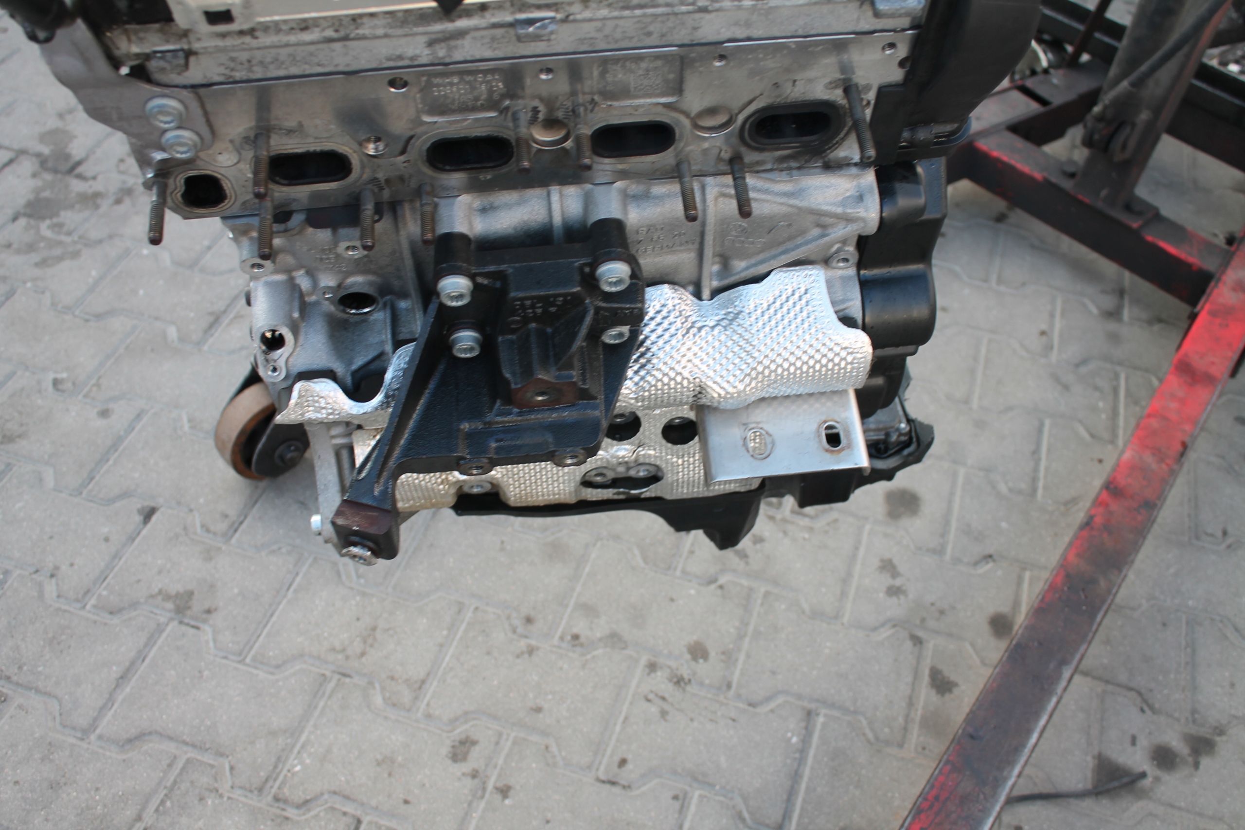 engine complete AUDI 2.0 TDI DEZ 25TYS KM without TURBO