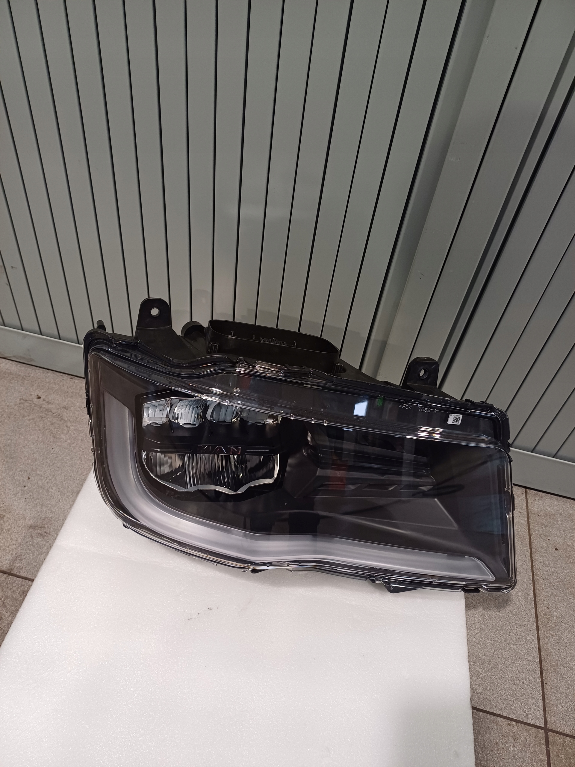 light right front front MAN TGX TGS TGM FULL LED 8125101-6822
