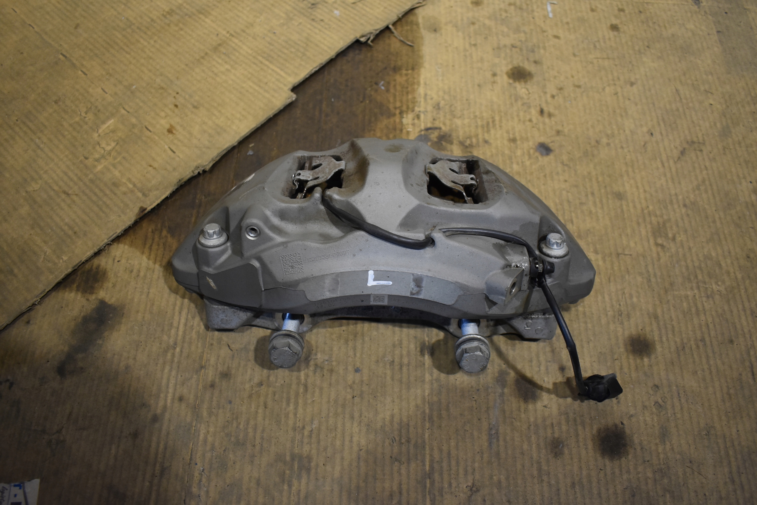 IDEALNY BREMSSATTEL BREMSE SATTEL BREMS- LINKS VORNE AUDI E-TRON 1