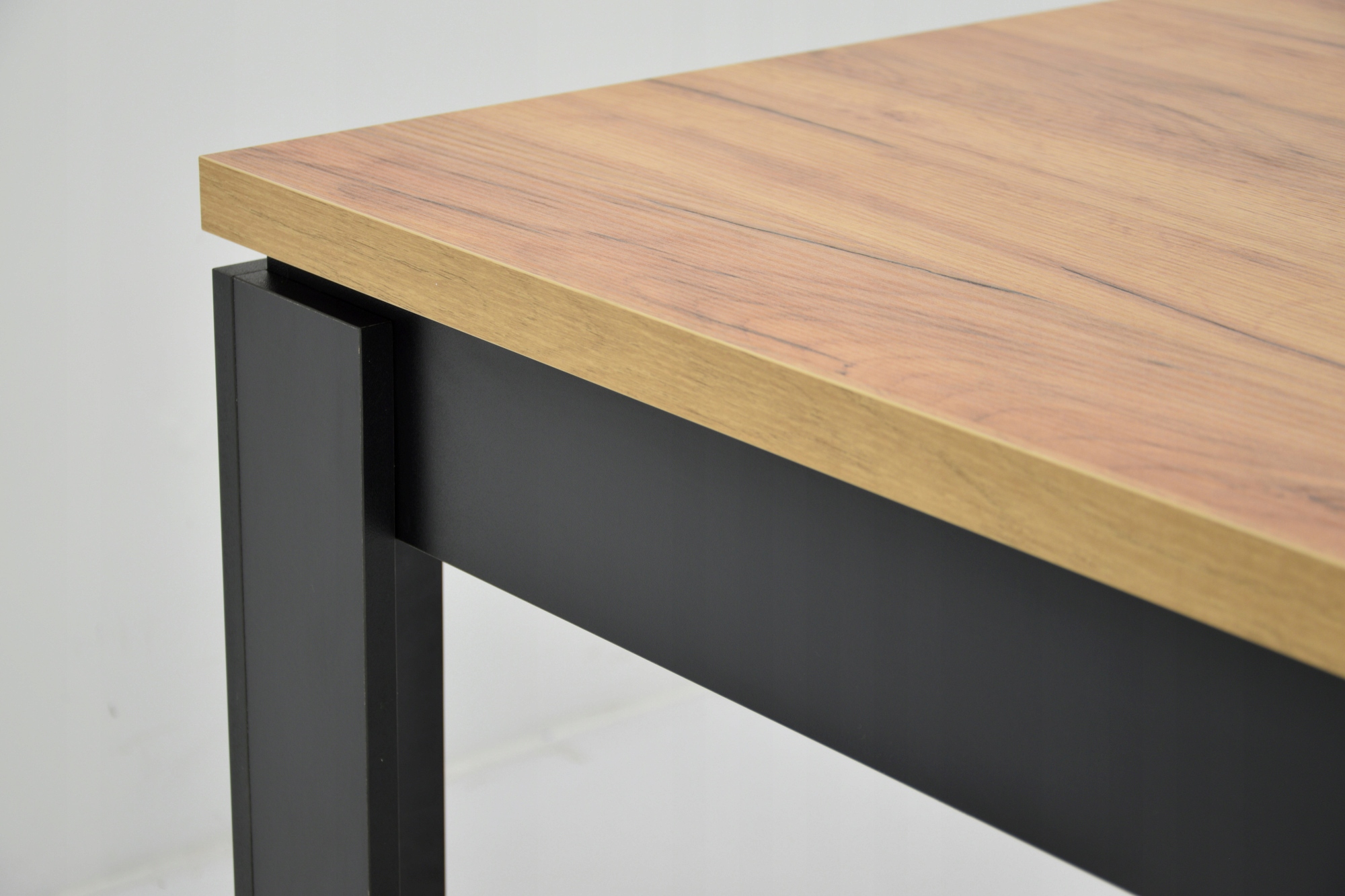 Mały stół 90x90 cm i 2 krzesła zestaw do salonu Grubość blatu 3.2 cm