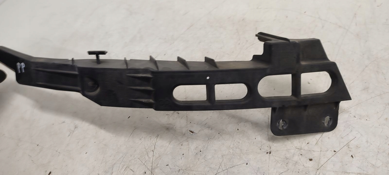 bumper bracket right front Opel Astra J LIFT 1,6