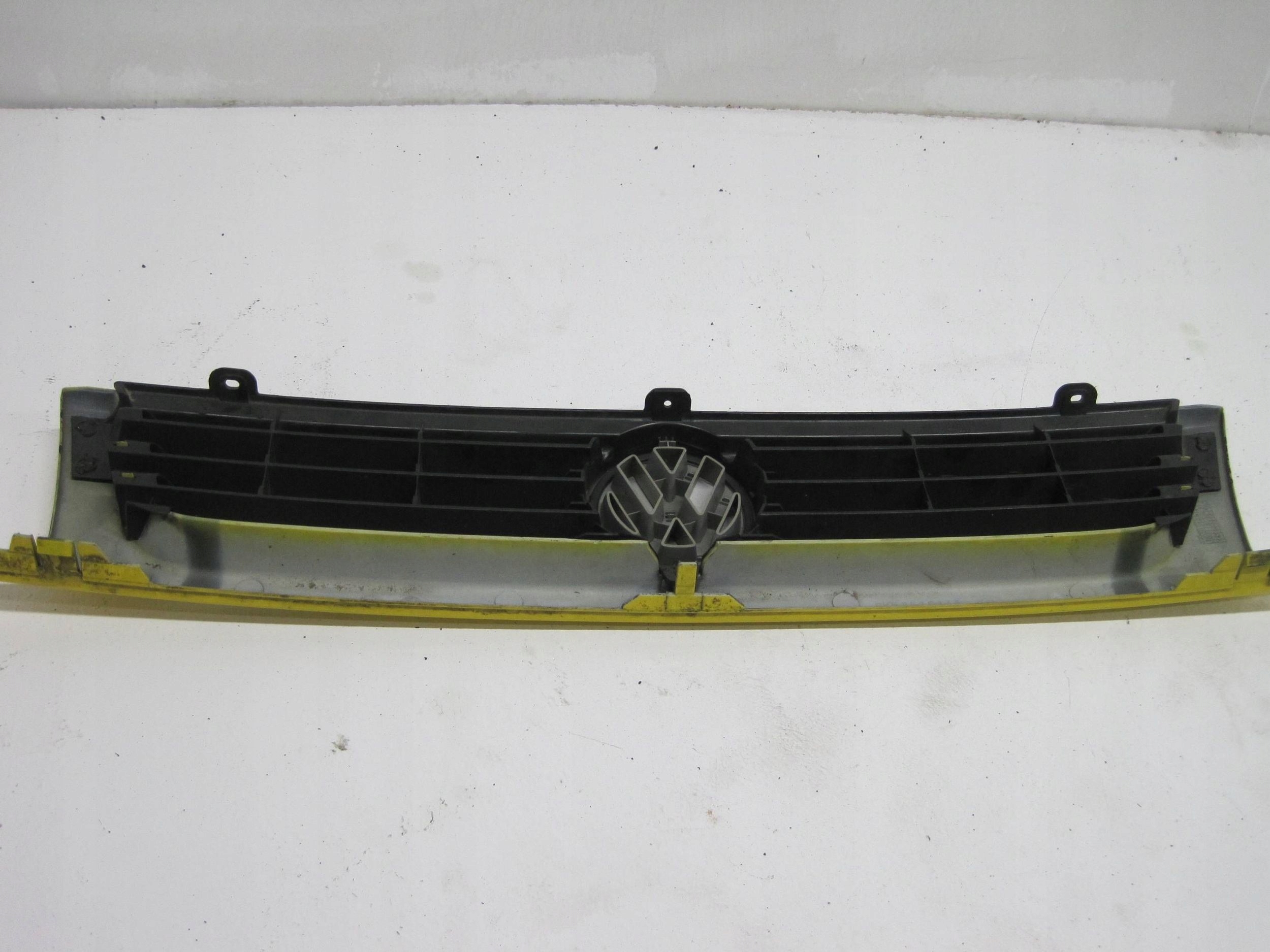 grille radiator grill front VOLKSWAGEN POLO 6K5854643A
