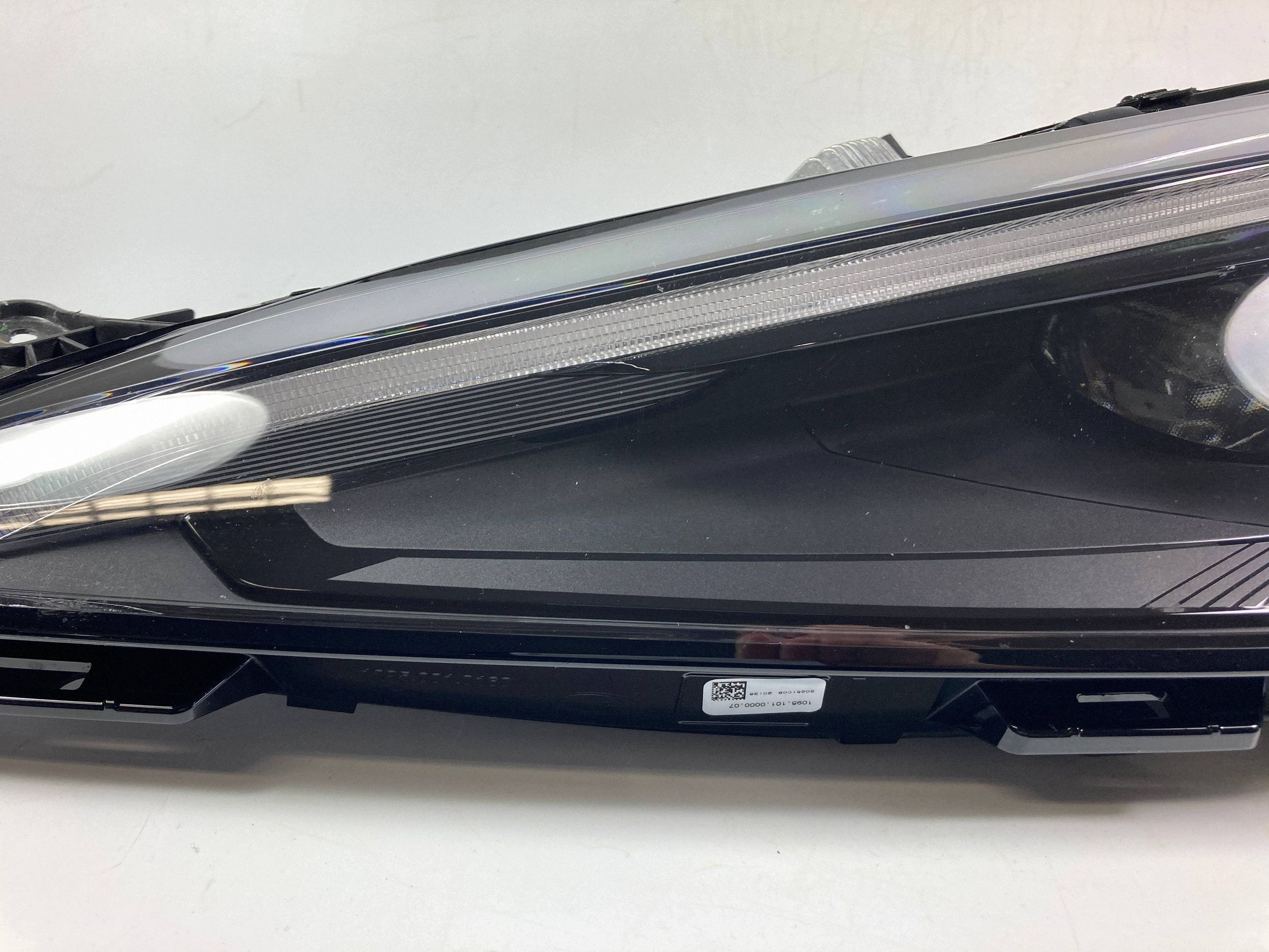 Chevrolet Corvette C8 reflektor light front left FULL LED 2020-26 OEM