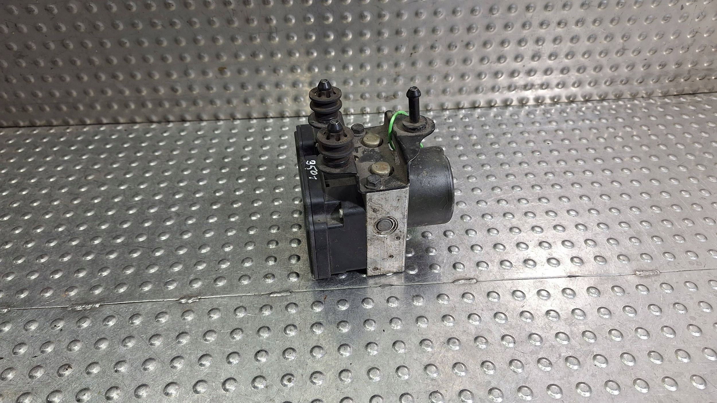 pump control unit ABS 1K0907379N 1K0614117F A3 8P GOLF V LEON II OCTAVIA II