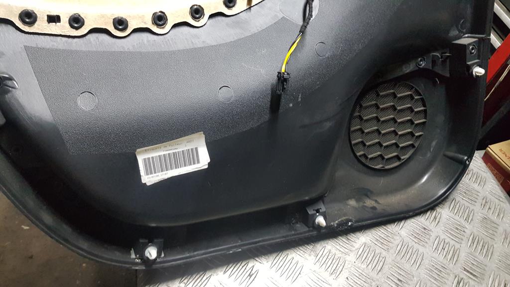 CITROEN C4 and PICASSO side door upholstery right rear part blinds