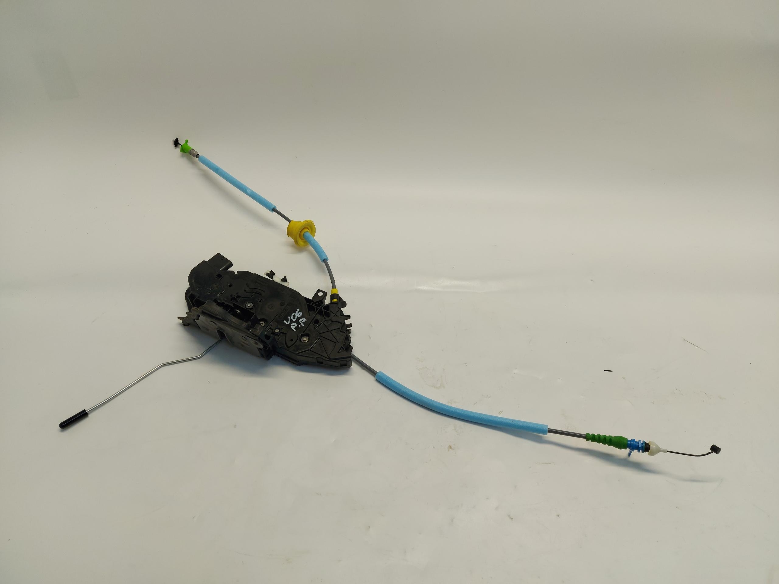 BMW U06 200i lock door front right 7956148