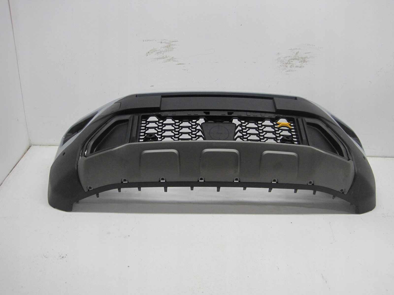 front bumper JEEP AVENGER 24R below RADAR below 4 PDC front