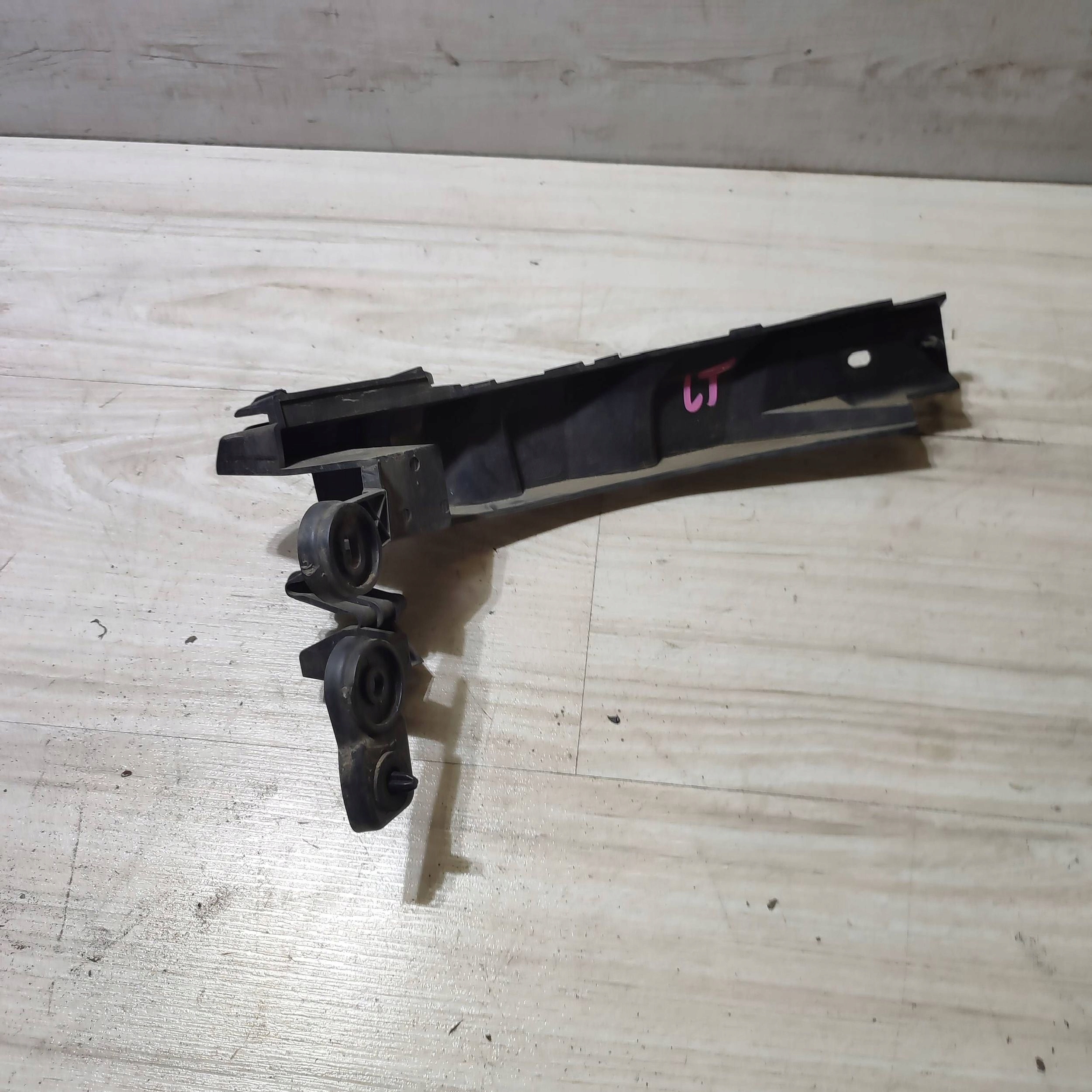 bumper bracket of the rear rear part side left Jaguar F-Pace HK8317A882AD