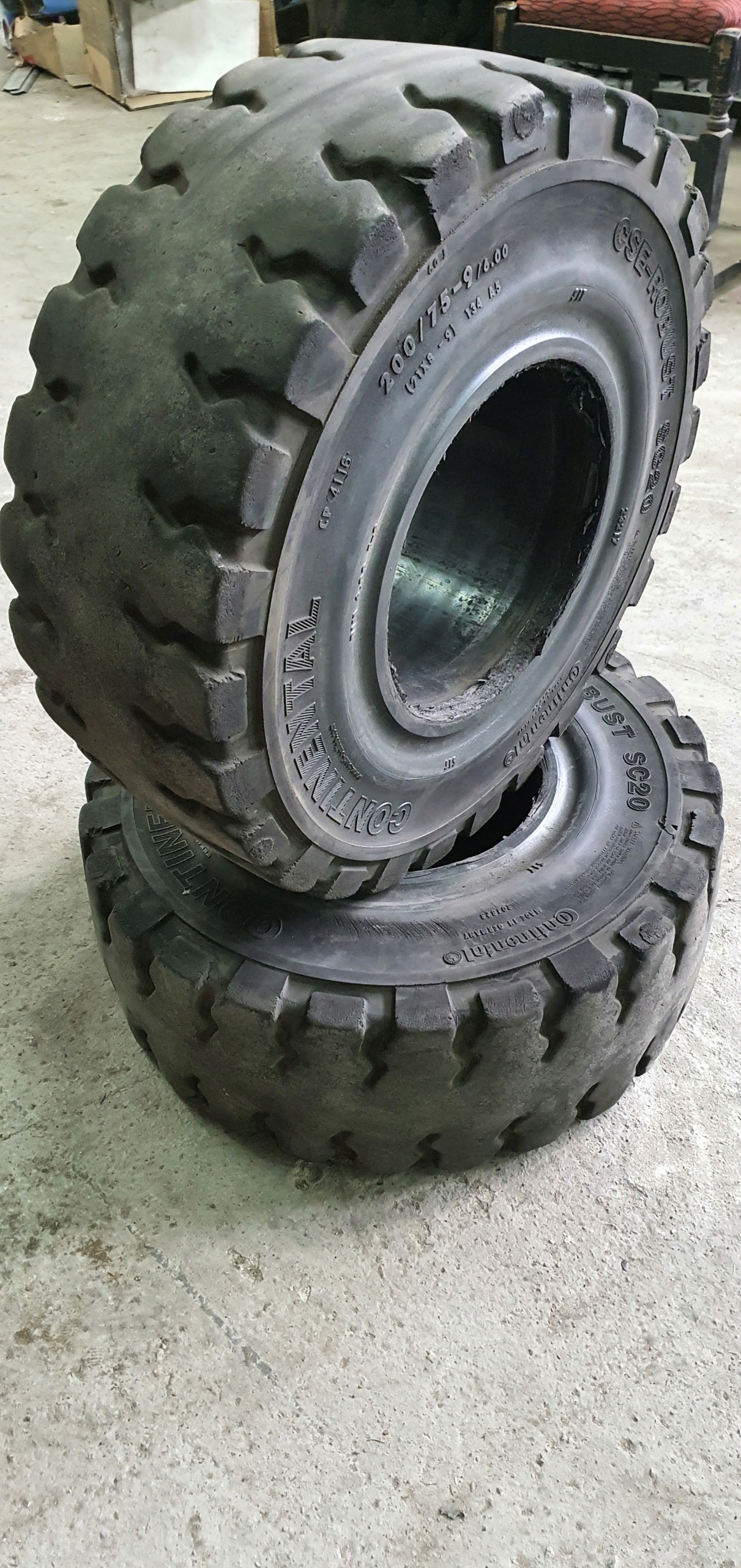 Opona 21x8-9 Continental do wózka widłowego