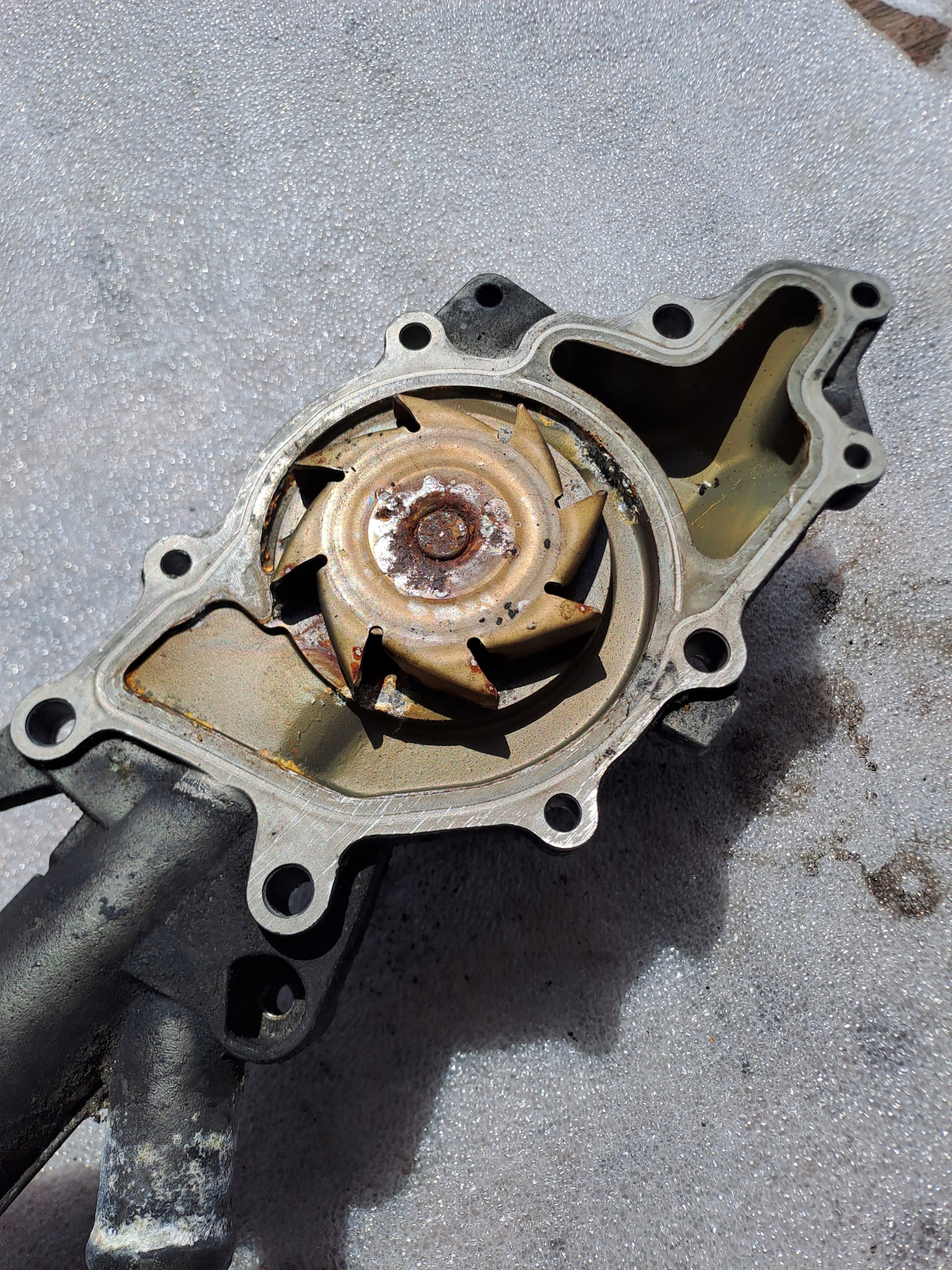 water pump Mercedes Sprinter 2.2 R6462010310