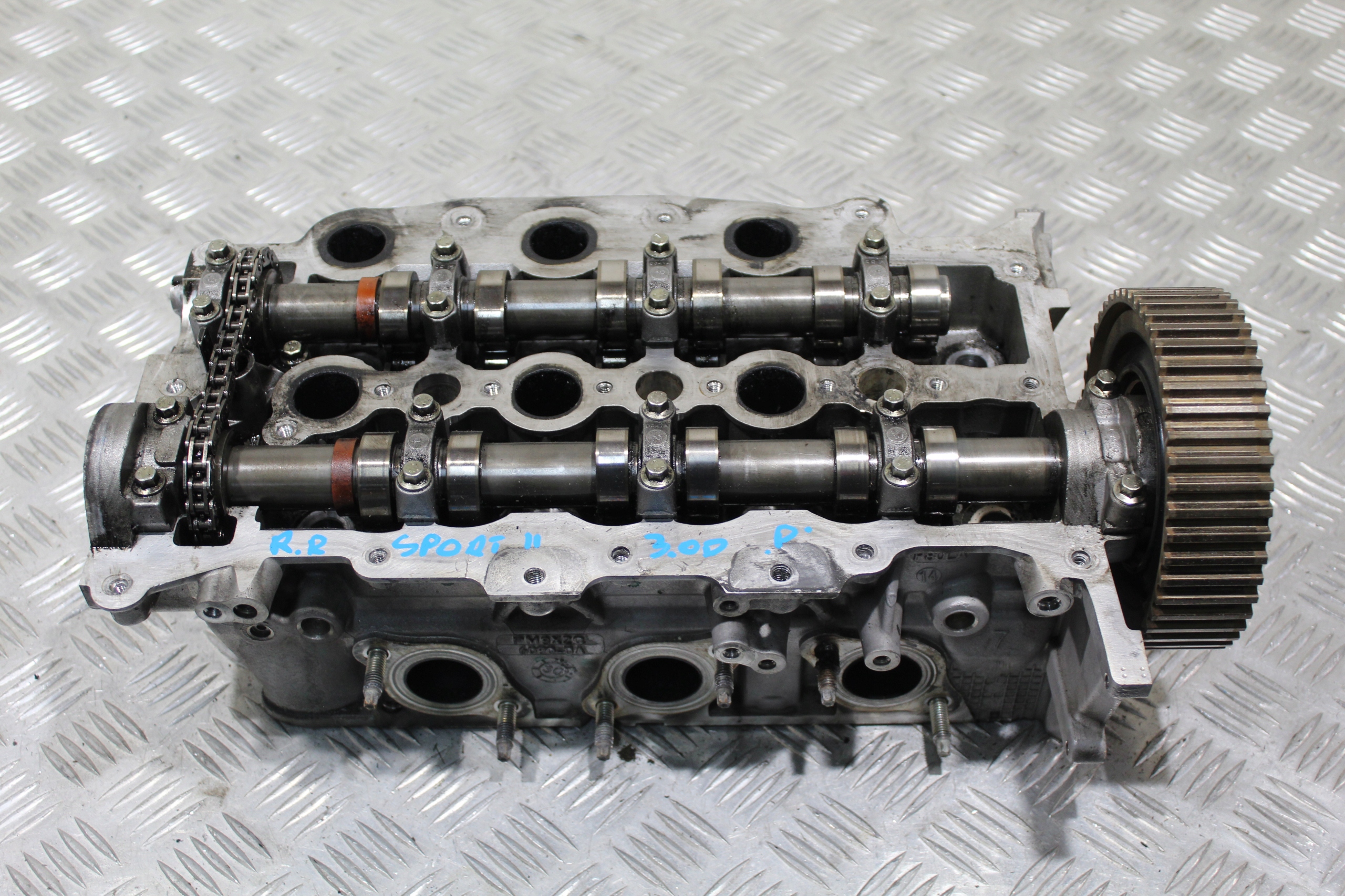 head. valves right RANGE ROVER SPORT II 2 L494