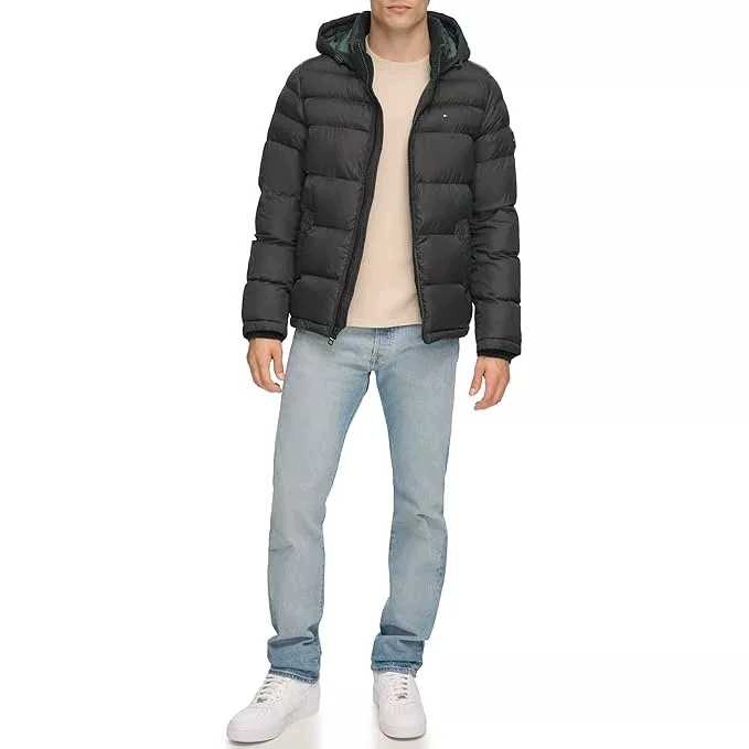 Tommy Hilfiger pikowana zimowa kurtka męska Puffer czarna z zielonym kapturem
