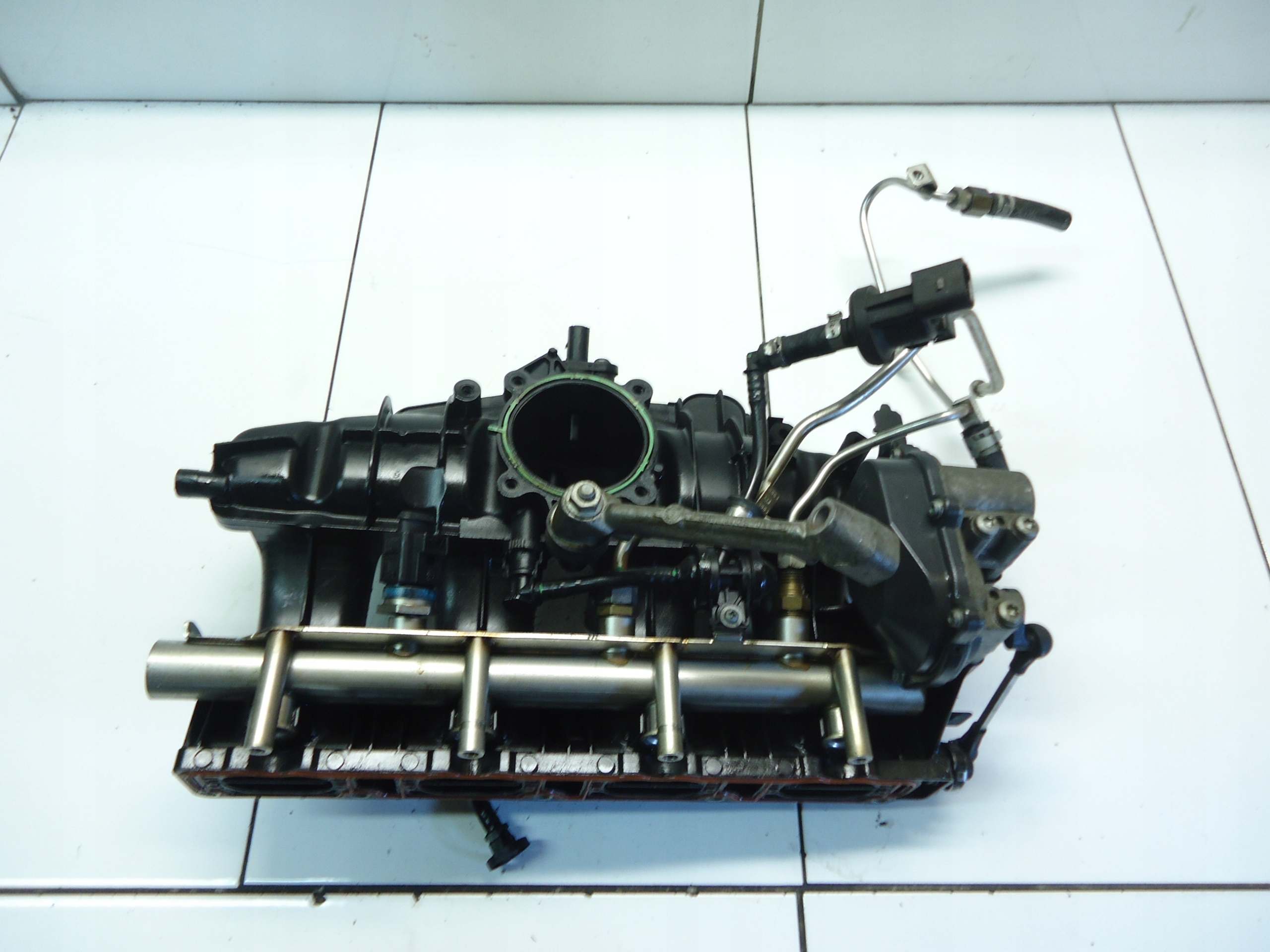 AUDI A4 B7 A6 C6 2.0TFSI intake manifold 06D133185AE