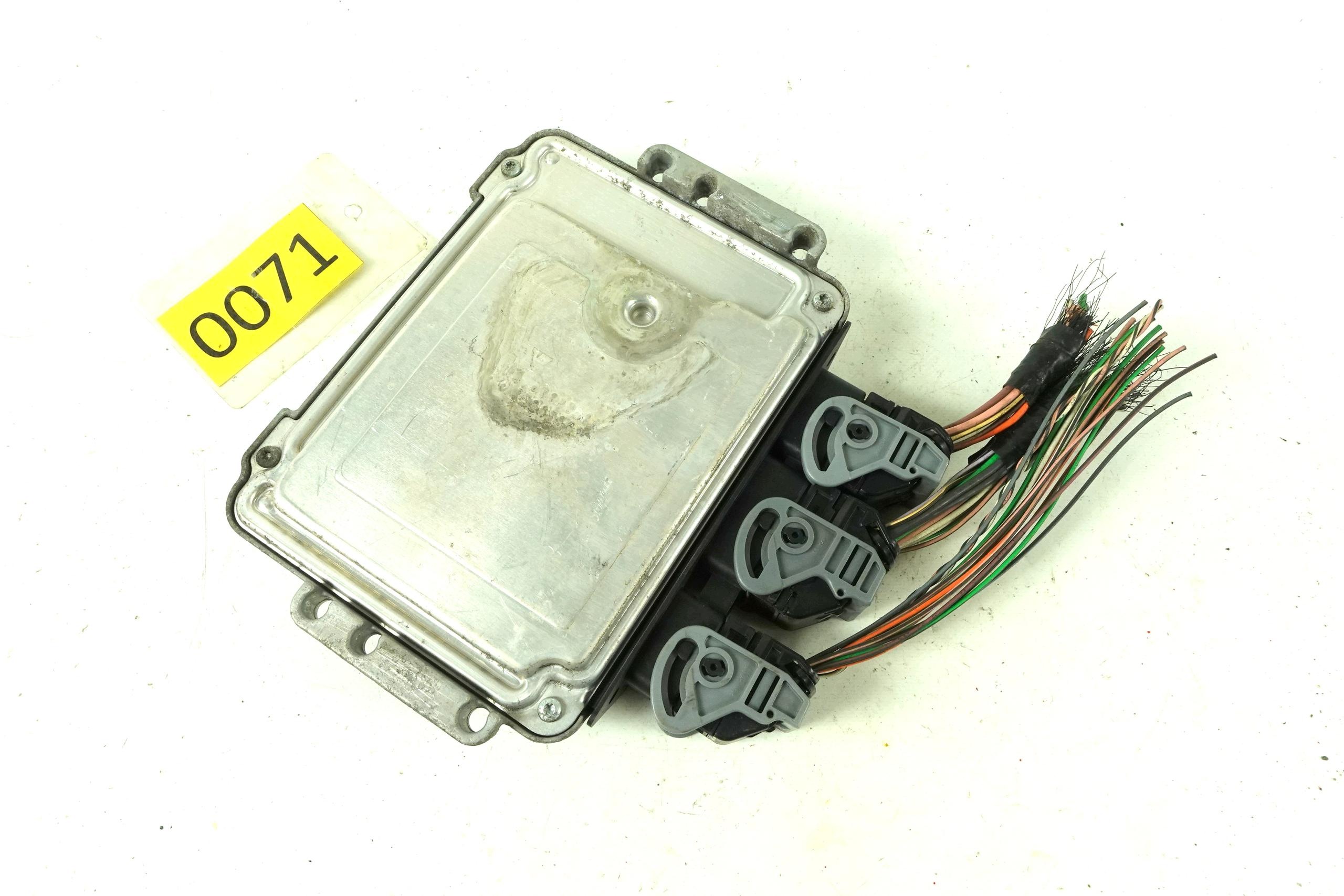 computer OPEL VIVARO CDTI RENAULT TRAFIC II 2 1.9 DCI 0281011530 8200051609