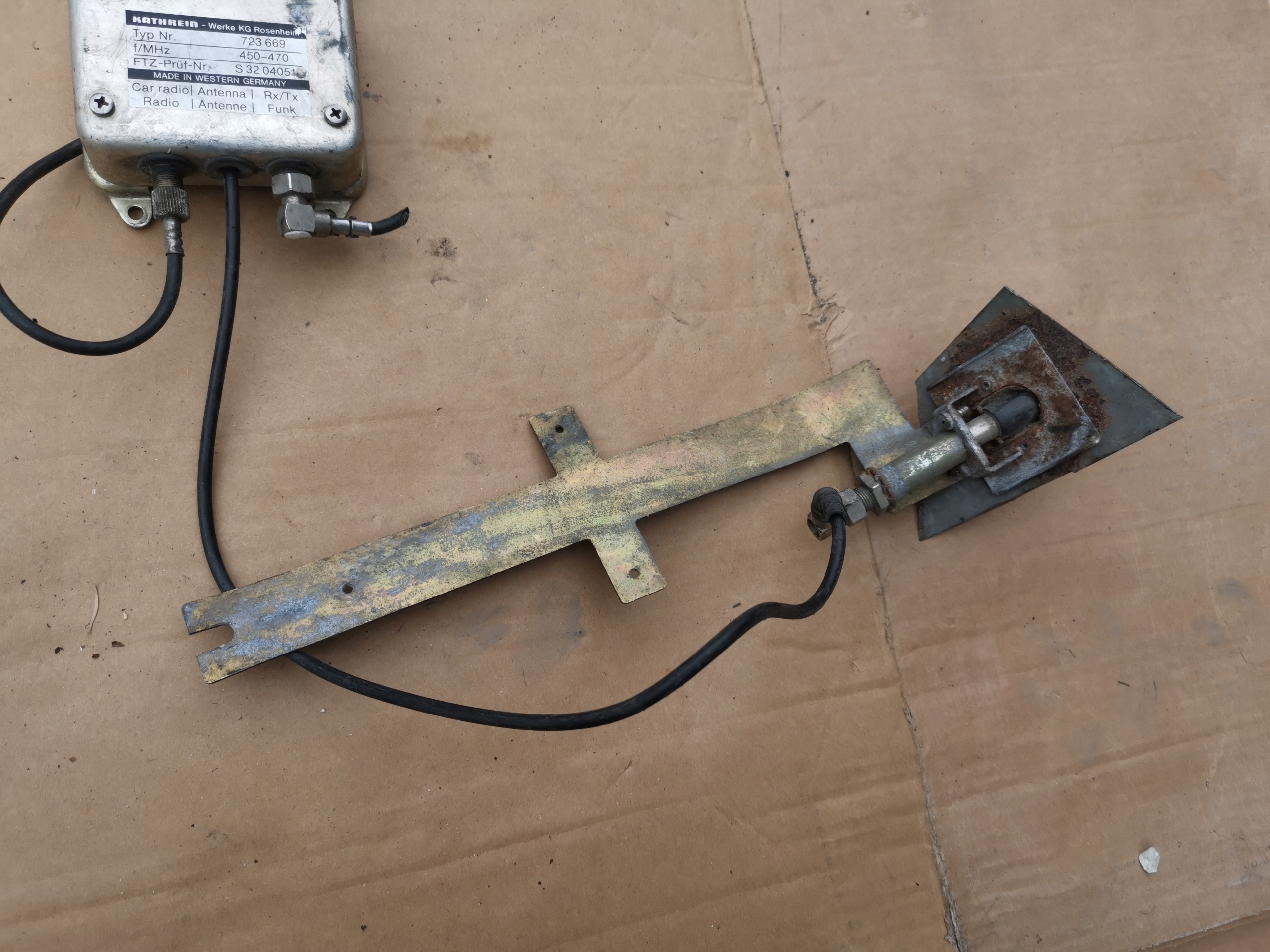 MERCEDES W124 holder anteny kathrein amplifier