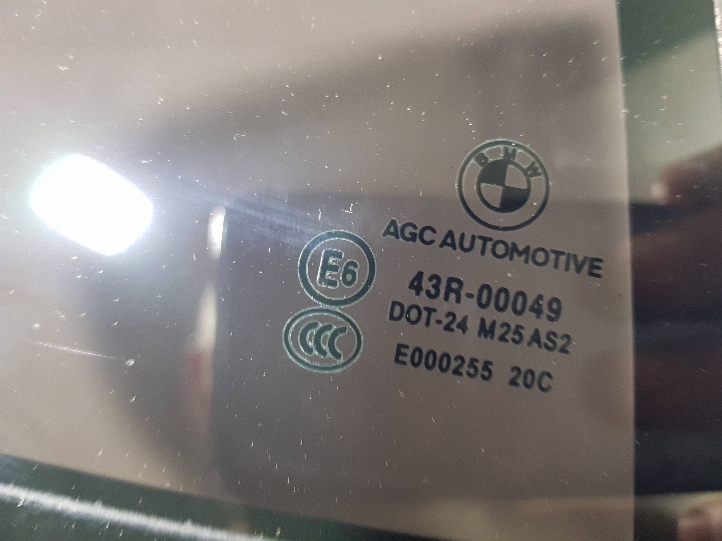 okno boční zadní záď strana pravá BMW 5 G30 sedan