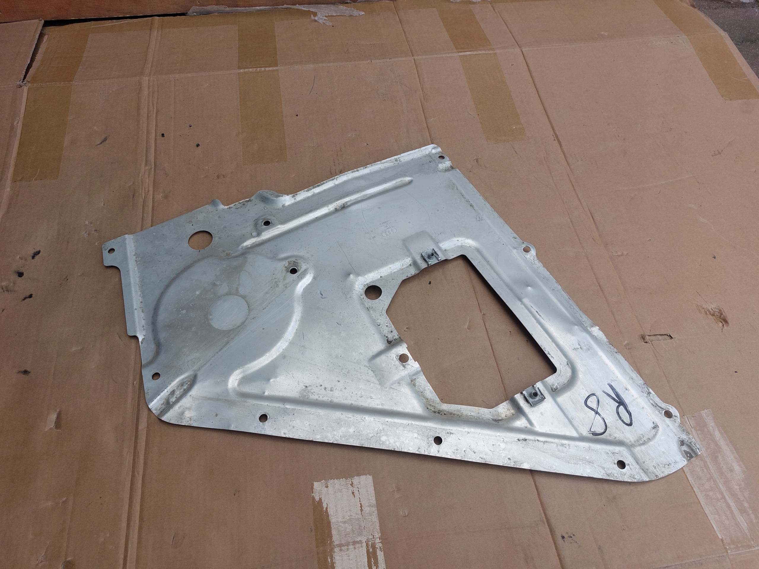 Blende Abdeckung Unterfahrschutz AUDI R8 22r 4S0825215H