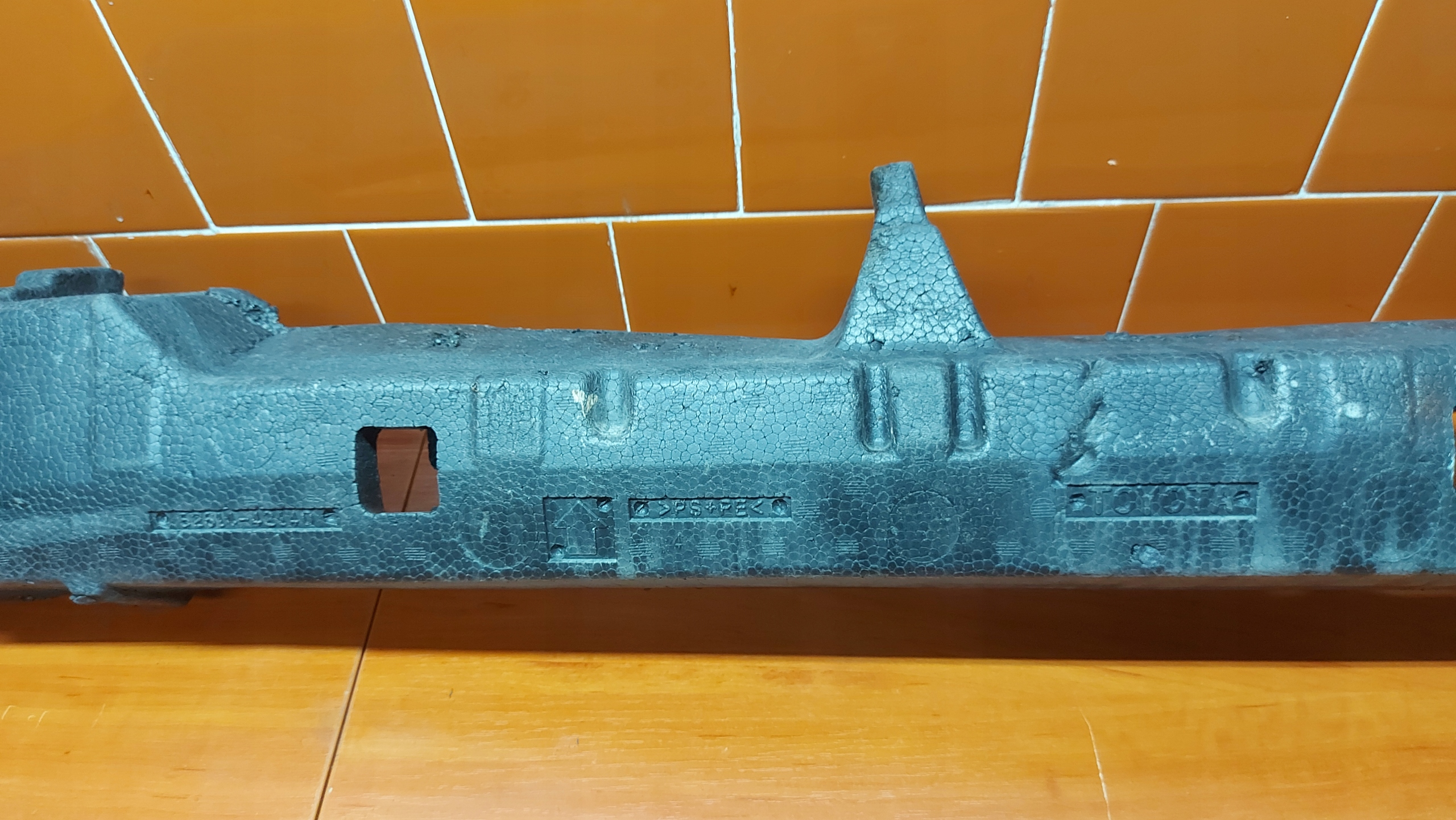 ABSORBER polystirene of a bumper front front TOYOTA RAV4 V 18