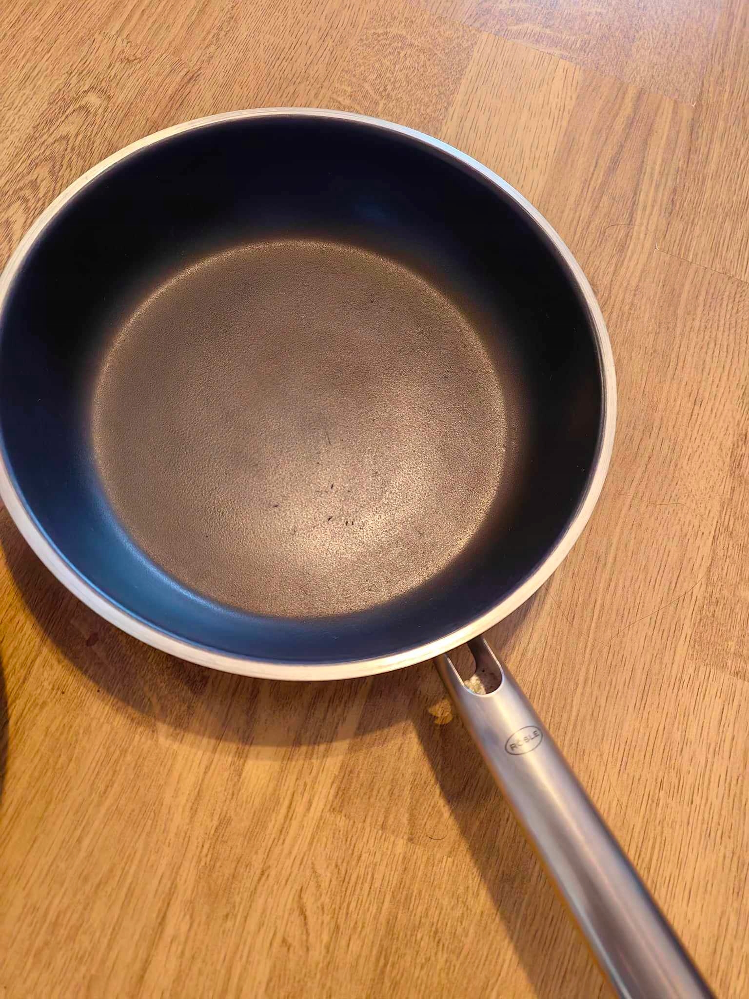 PATELNIA ROSLE 24CM I 28CM Średnica 28 cm