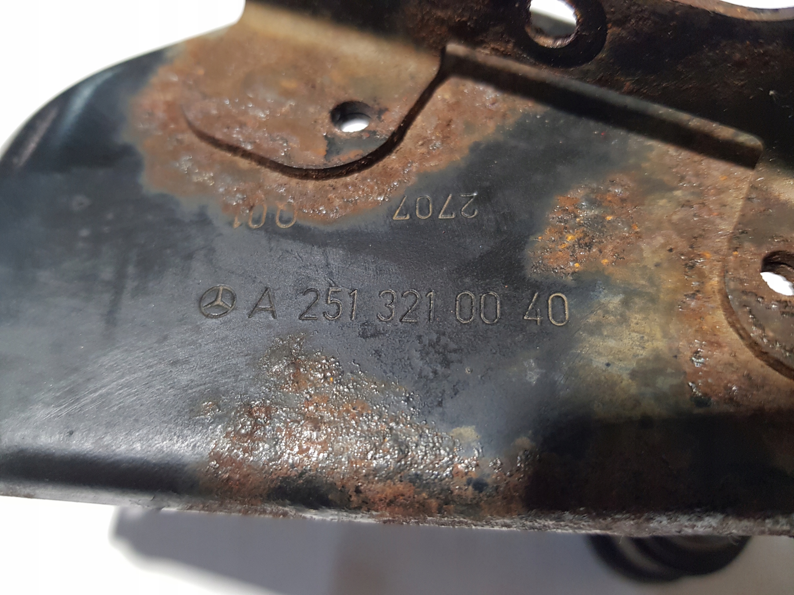 bracket KOMPRESORA AIRMATIC SPREZARKI MERCEDES W251