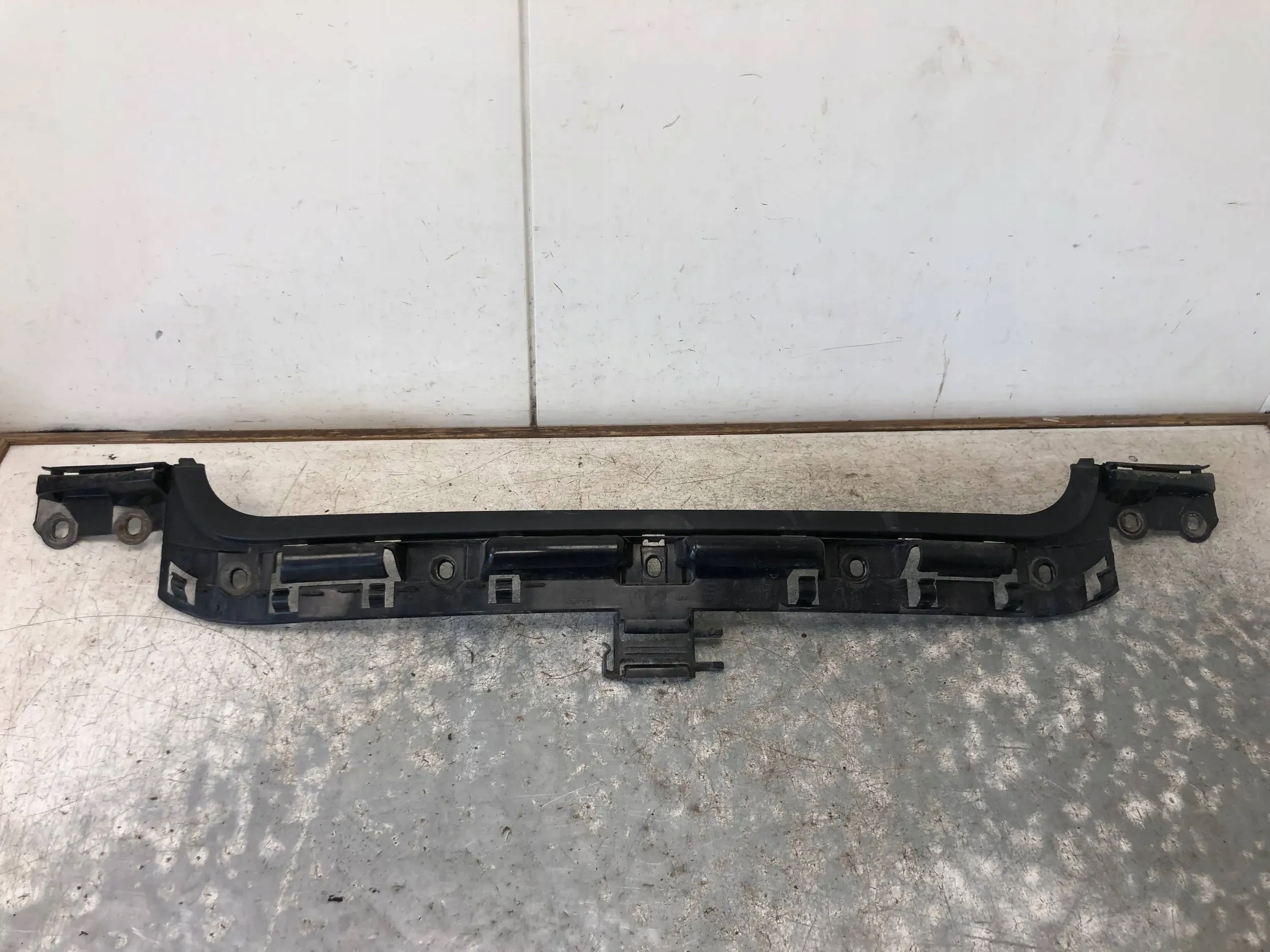 bumper bracket rear part BMW E87 7058521